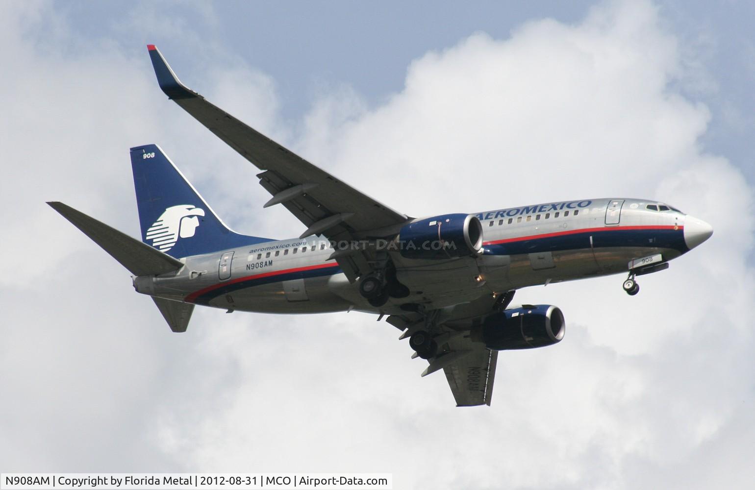 N908AM, 2004 Boeing 737-752 C/N 30038, Aeromexico 737-700