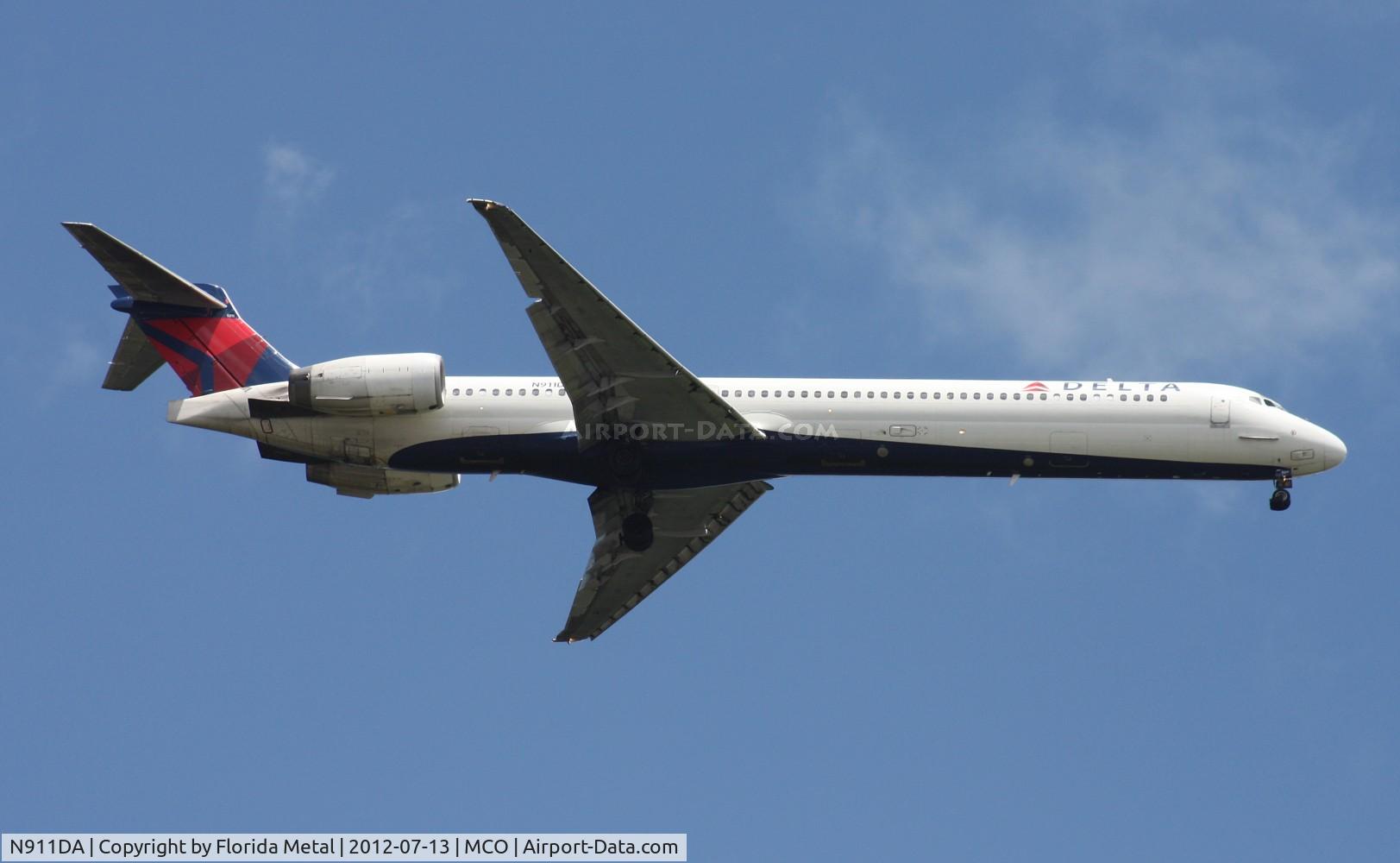 N911DA, 1995 McDonnell Douglas MD-90-30 C/N 53391, Delta MD-90