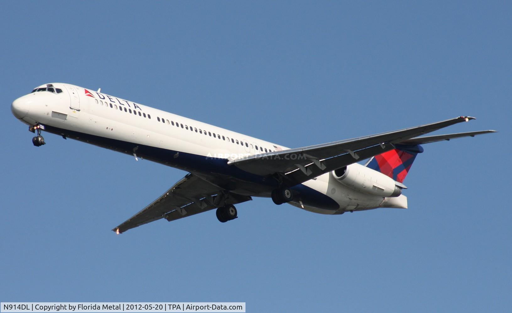 N914DL, 1988 McDonnell Douglas MD-88 C/N 49545, Delta MD-88