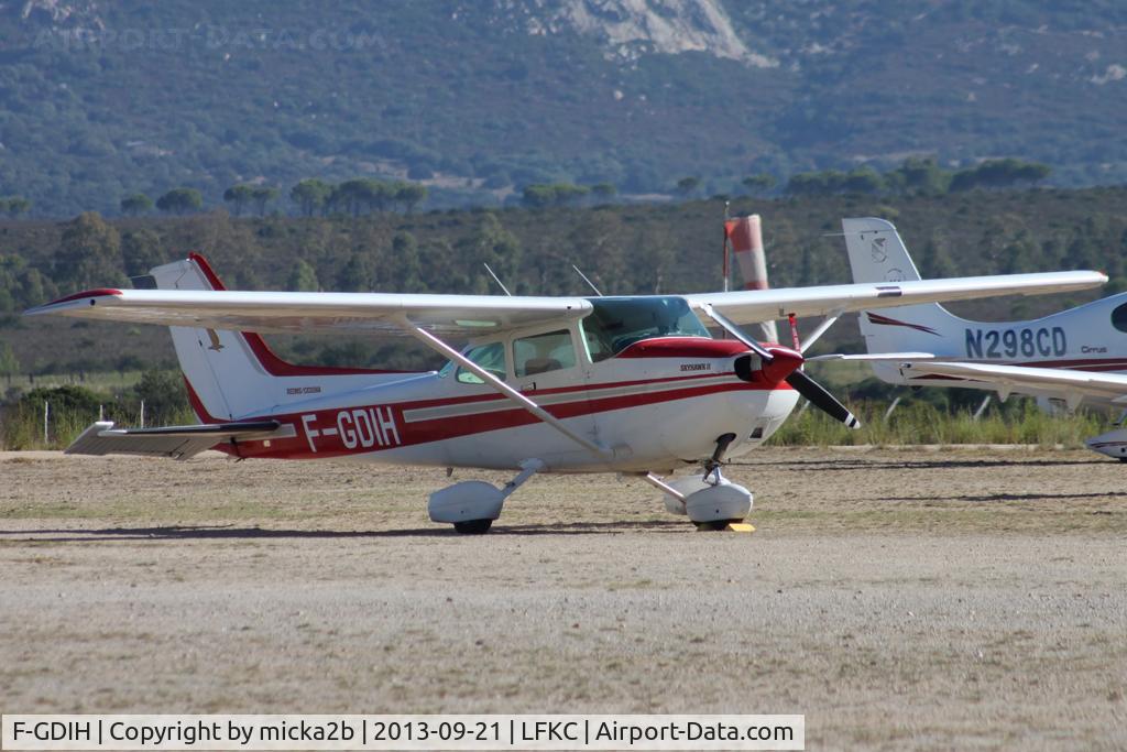 F-GDIH, Reims F172P C/N 2138, Parked