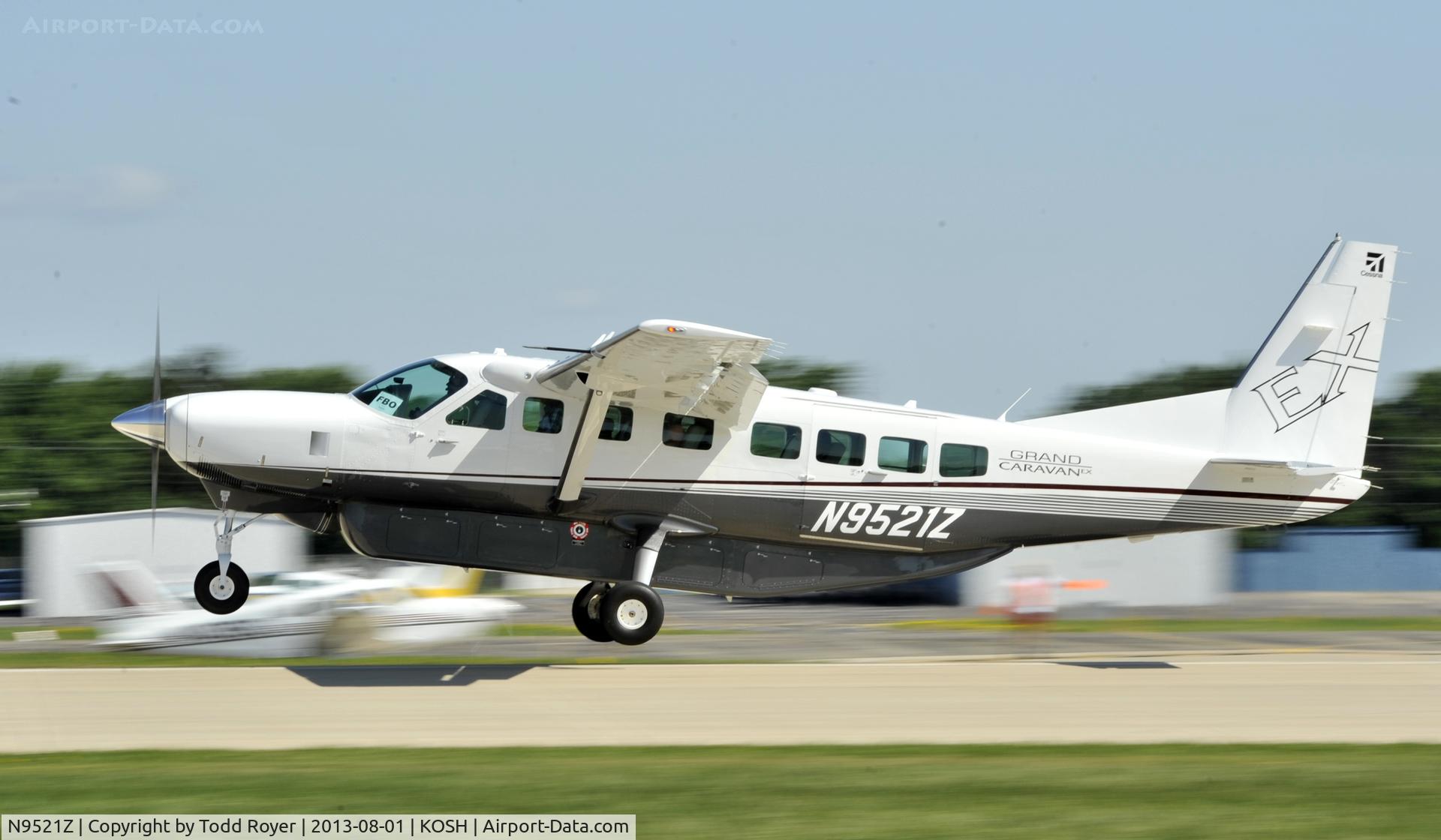 N9521Z, Cessna 208B C/N 208B5019, Airventure 2013