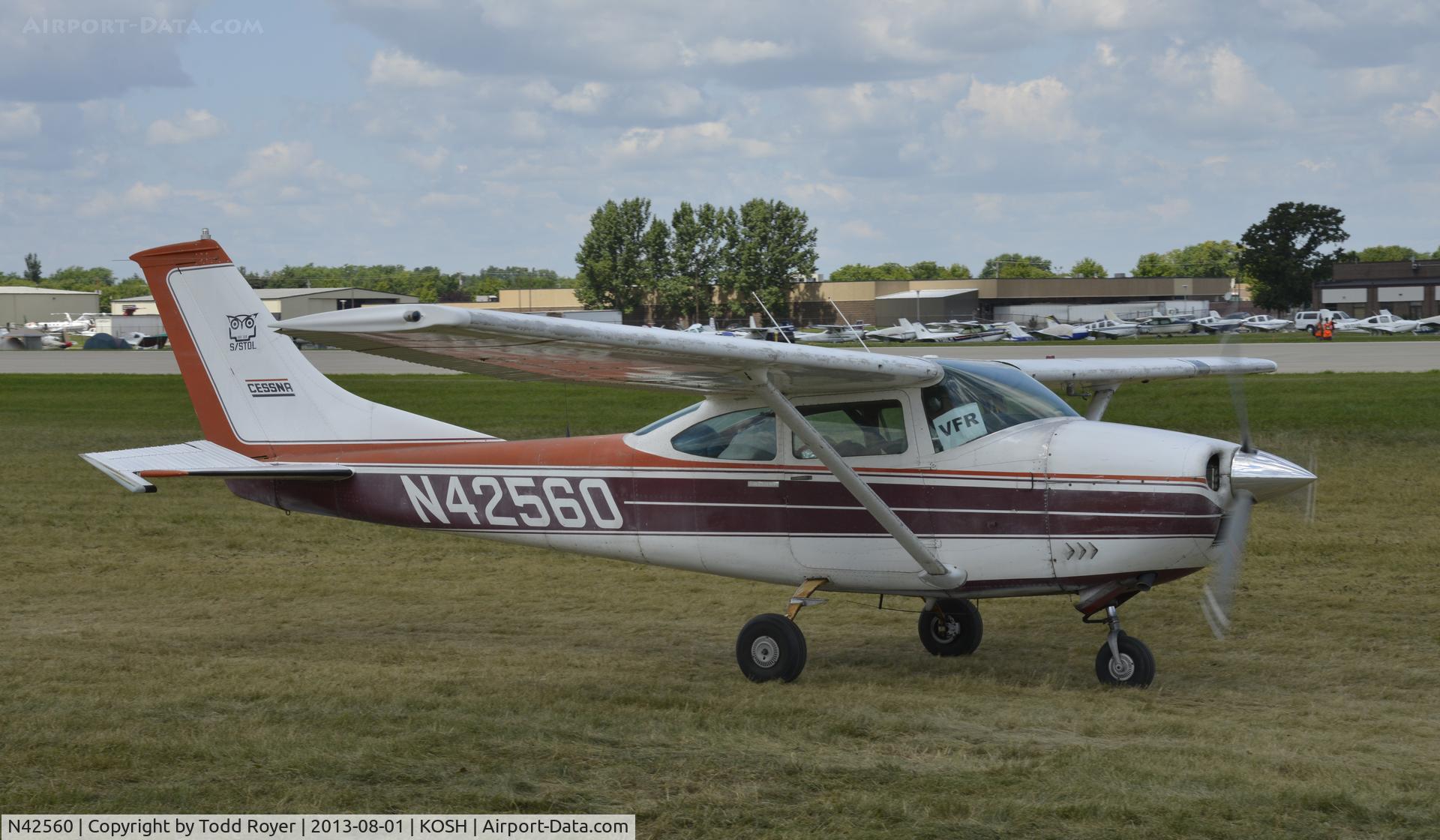 N42560, 1968 Cessna 182L Skylane C/N 18259077, Airventure 2013