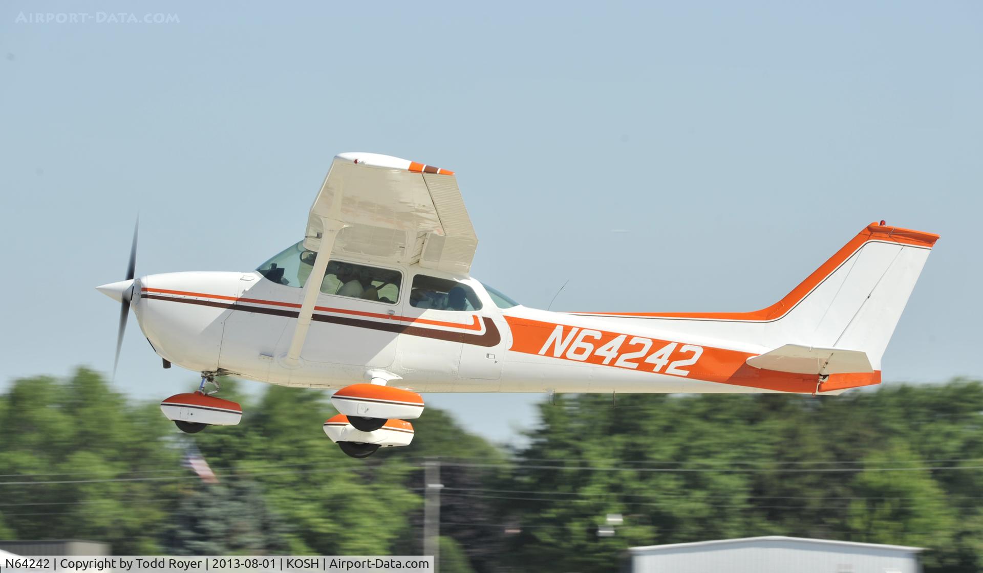 N64242, 1975 Cessna 172M C/N 17265116, Airventure 2013