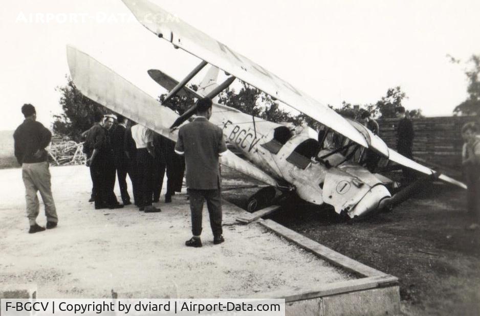 F-BGCV, De Havilland DH-82A Tiger Moth II C/N 86522, Crach du Tiger sur l'aérodrome de Saint-Dizier