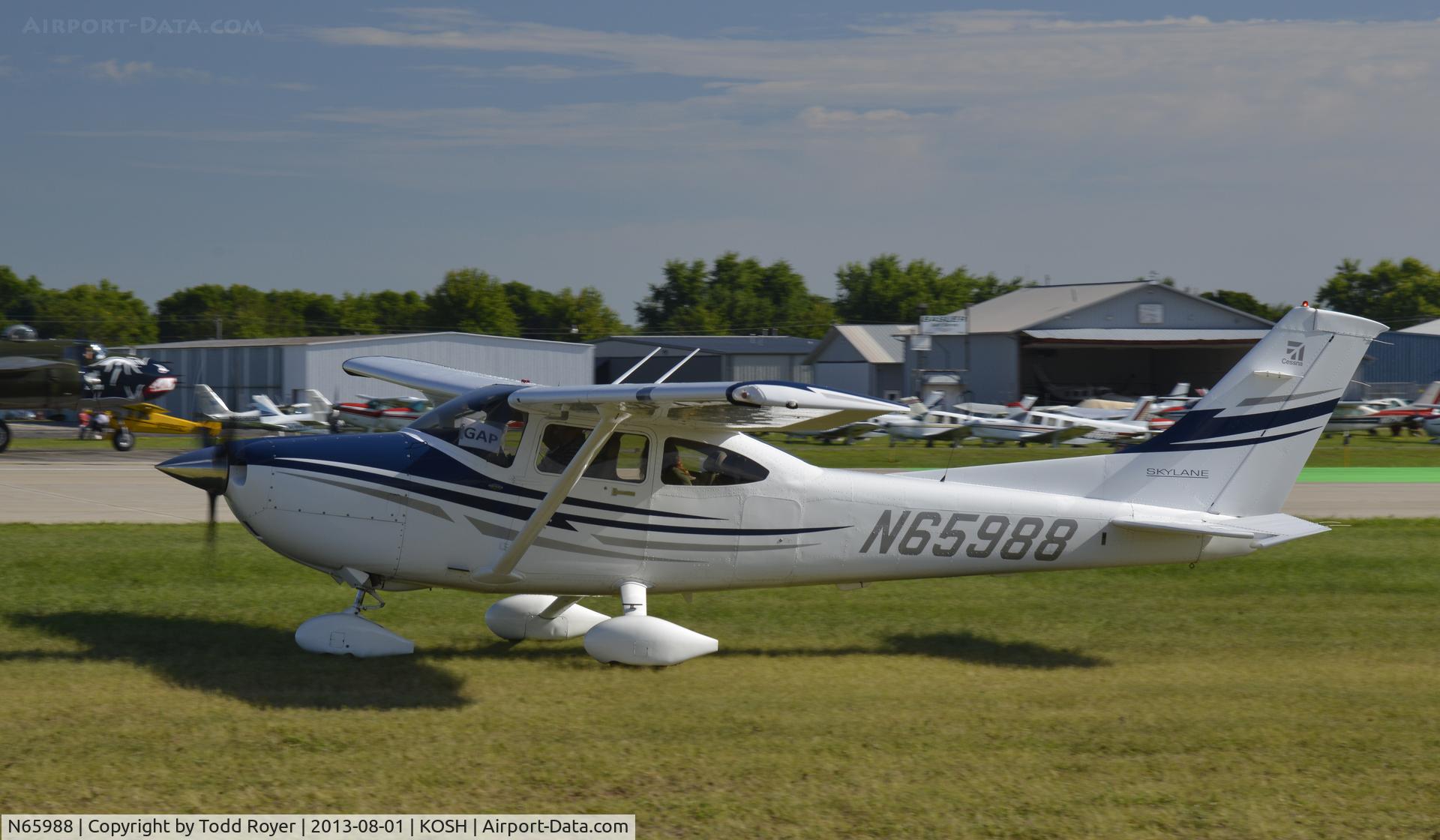 N65988, 2005 Cessna 182T Skylane C/N 18281513, Airventure 2013