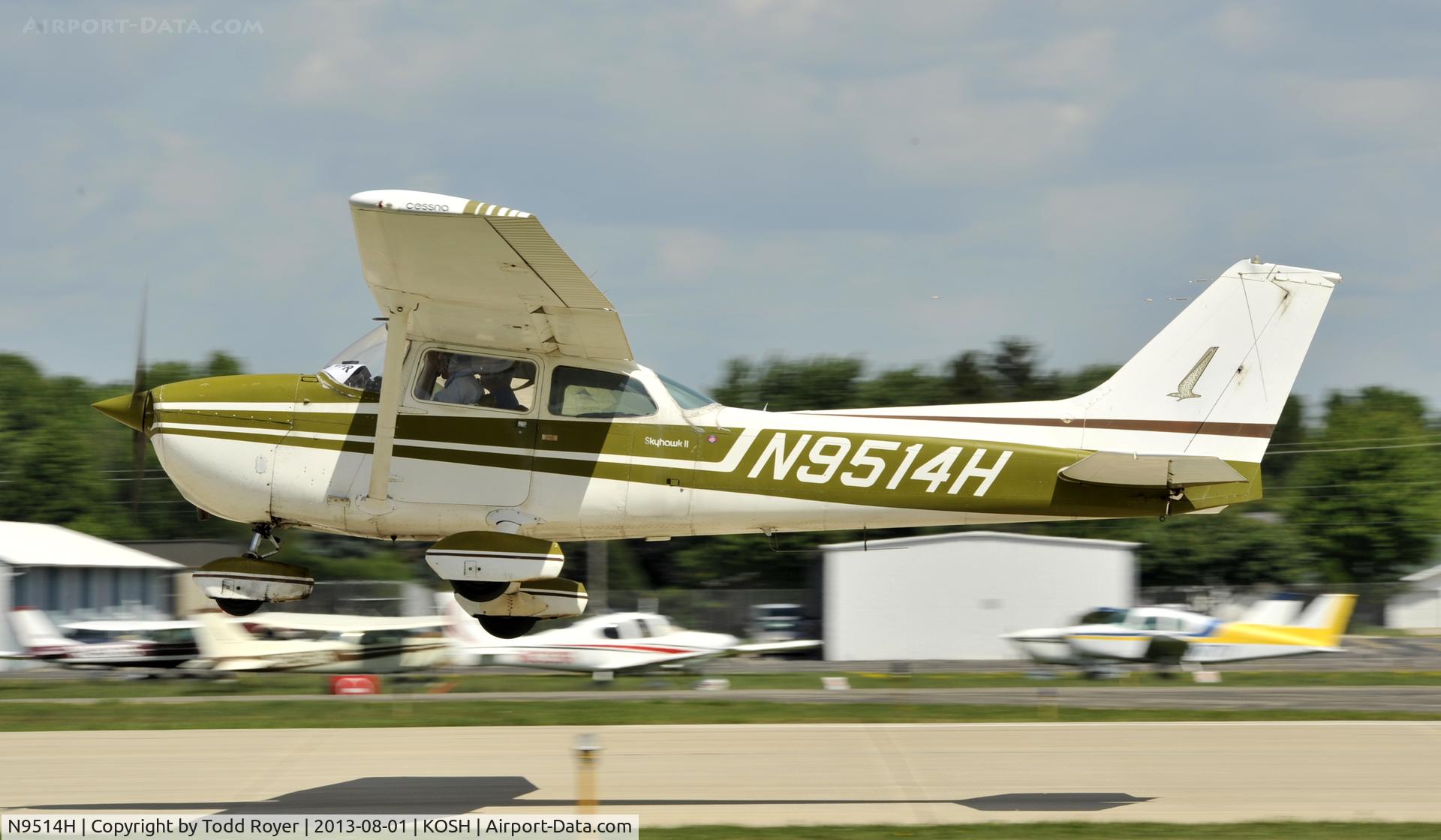 N9514H, 1975 Cessna 172M C/N 17266192, Airventure 2013