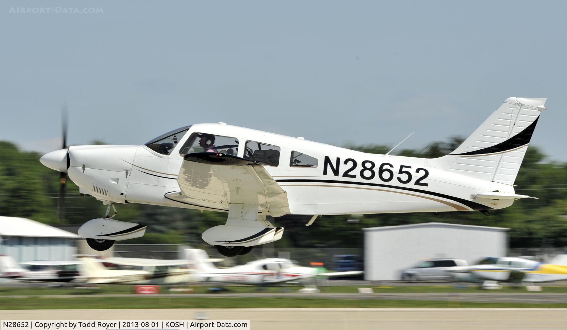 N28652, Piper PA-28-181 C/N 28-7990421, Airventure 2013