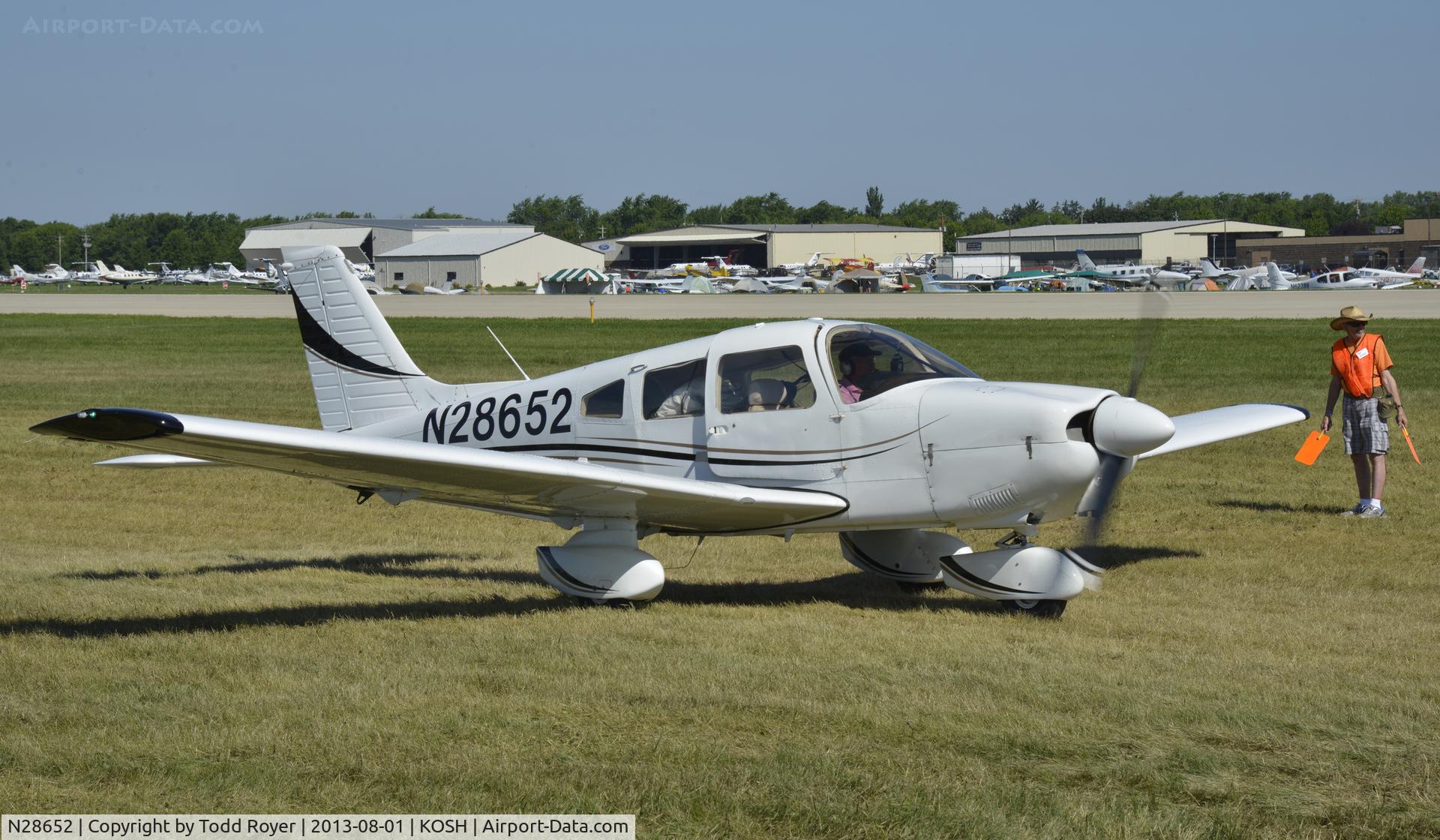N28652, Piper PA-28-181 C/N 28-7990421, Airventure 2013