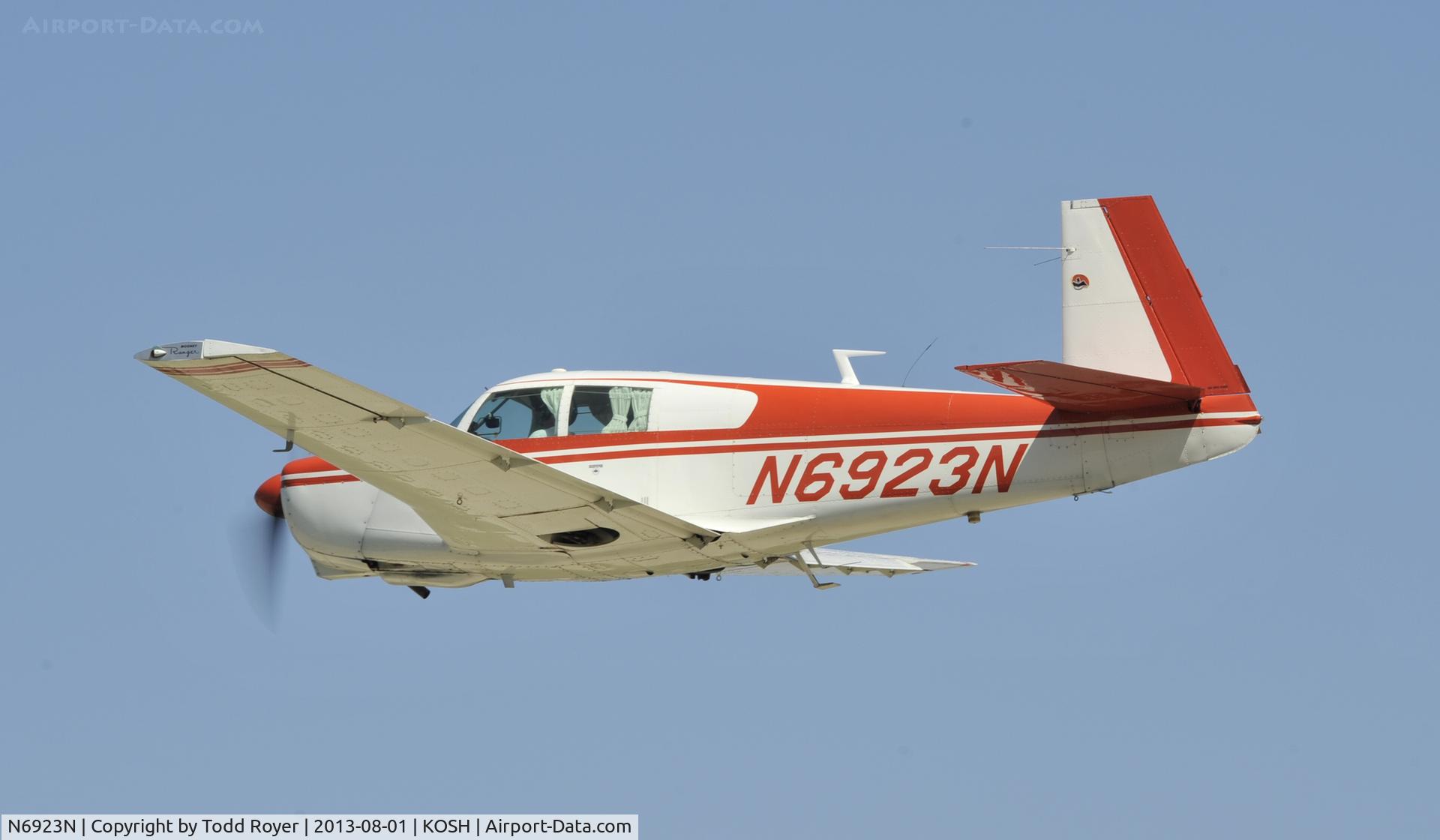 N6923N, 1968 Mooney M20C Ranger C/N 680181, Airventure 2013