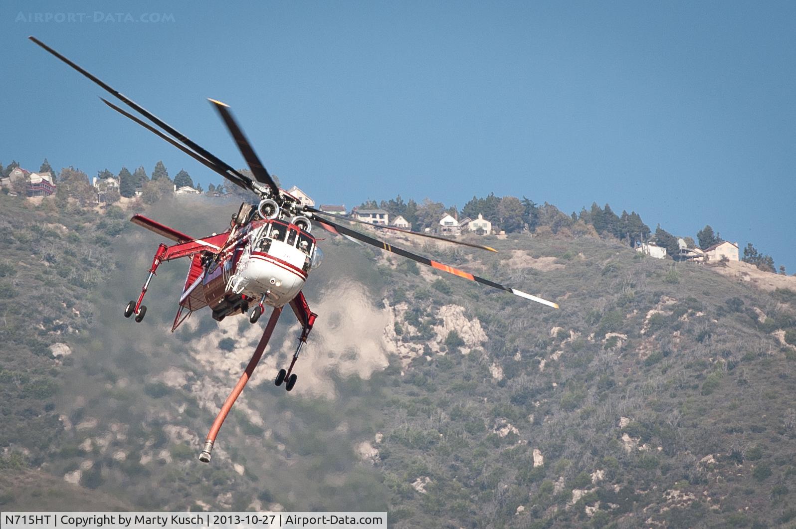 N715HT, 1969 Sikorsky CH-54B Tarhe C/N 64.077, Lifting from reservoir in San Bernardino.