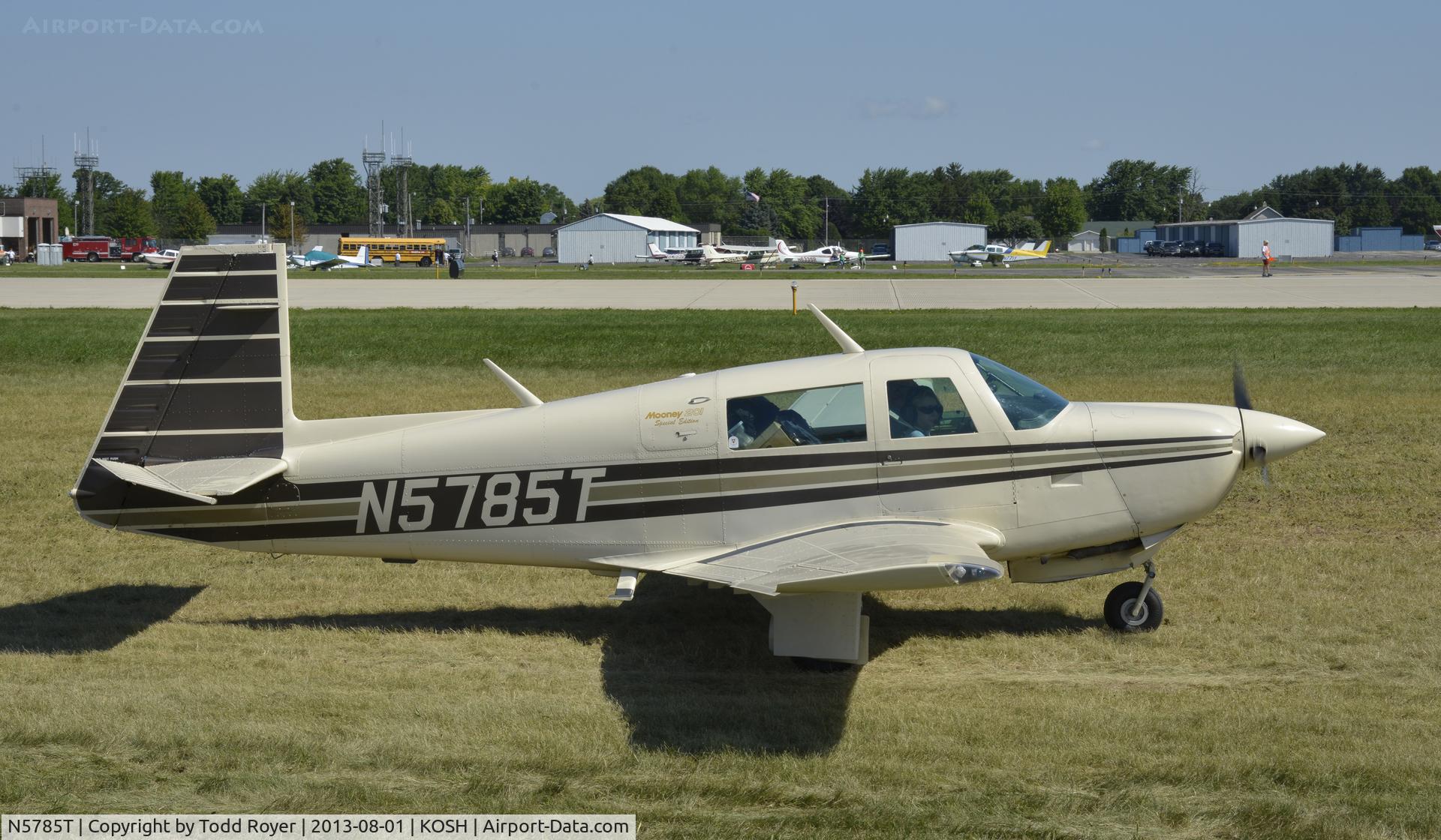 N5785T, 1984 Mooney M20J 201 C/N 24-1521, Airventure 2013