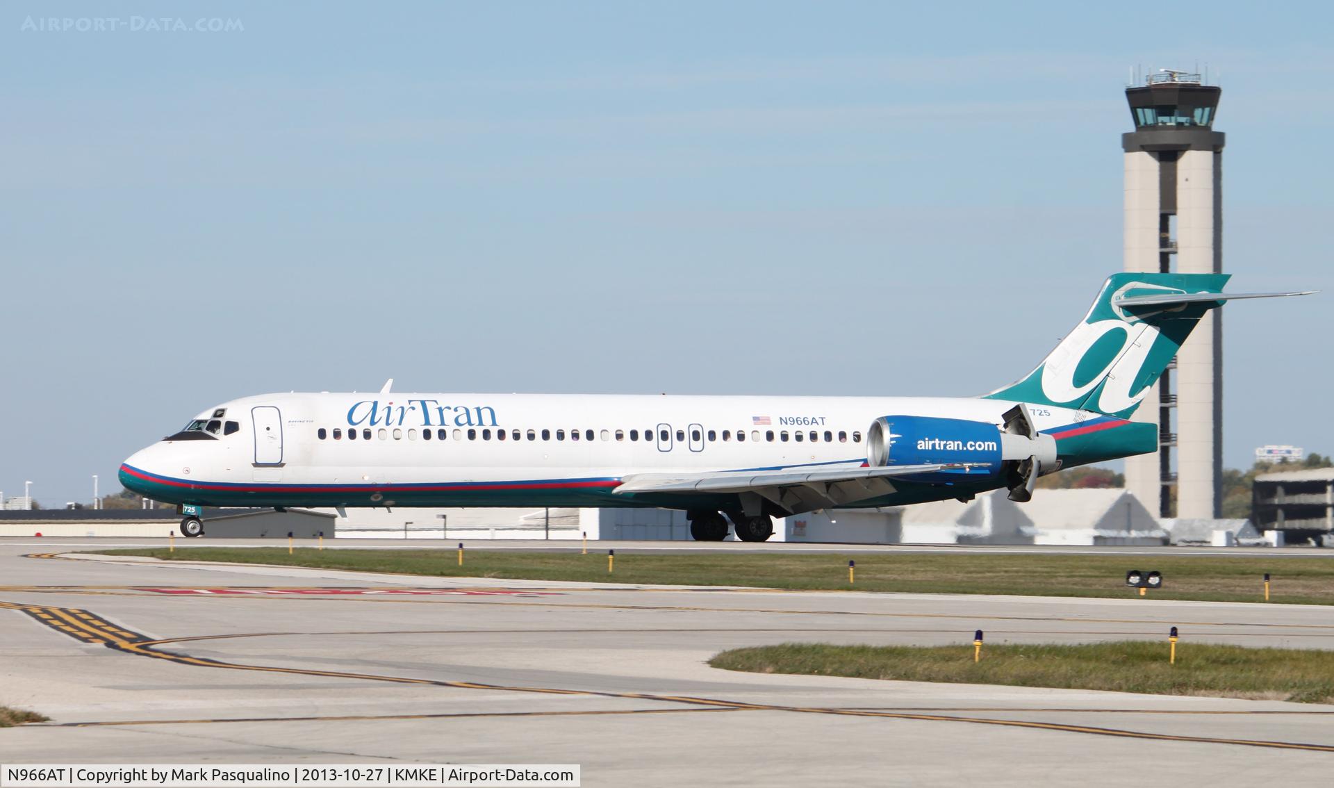 N966AT, 2001 Boeing 717-200 C/N 55027, Boeing 717-200