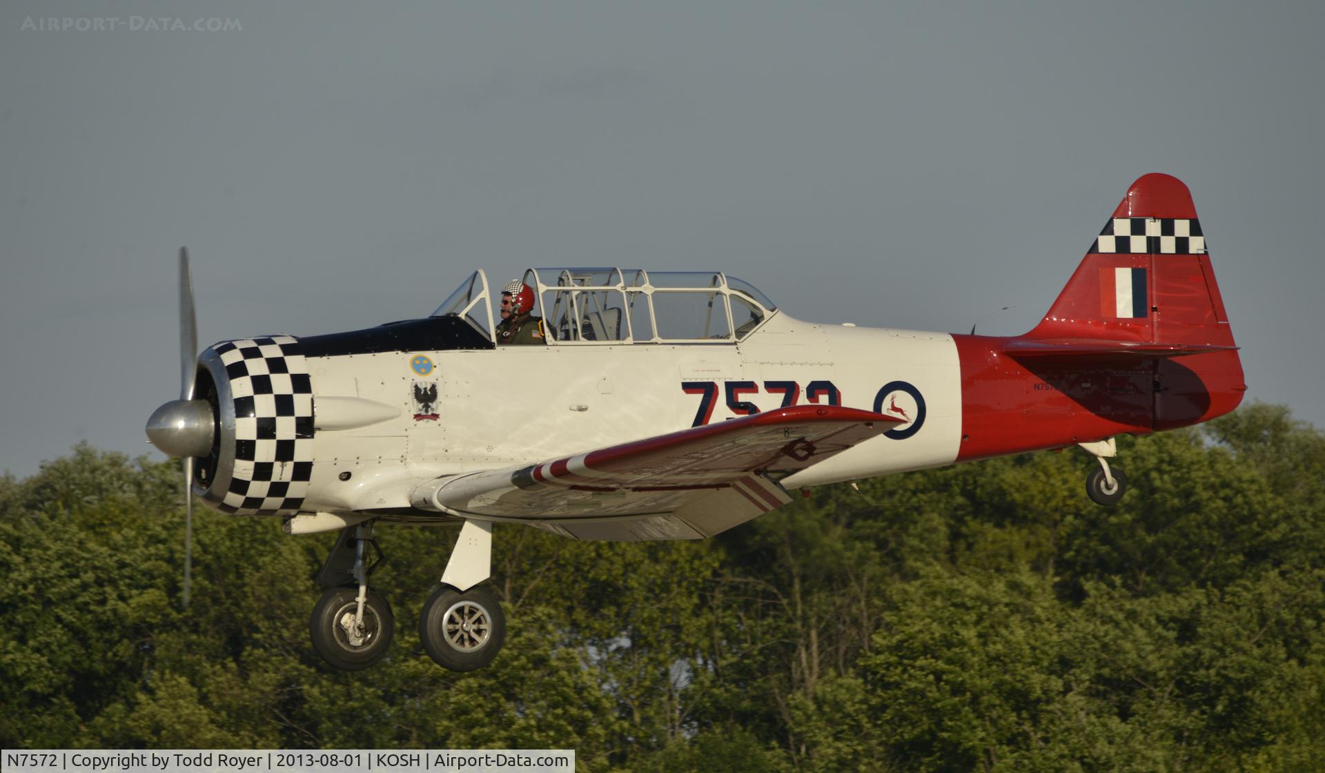 N7572, 1941 North American AT-6D Texan C/N 41-34018, Airventure 2013