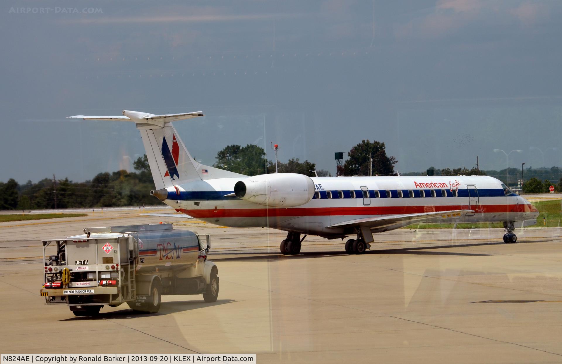 N824AE, 2002 Embraer ERJ-140LR (EMB-135KL) C/N 145584, Taxi Lexington
