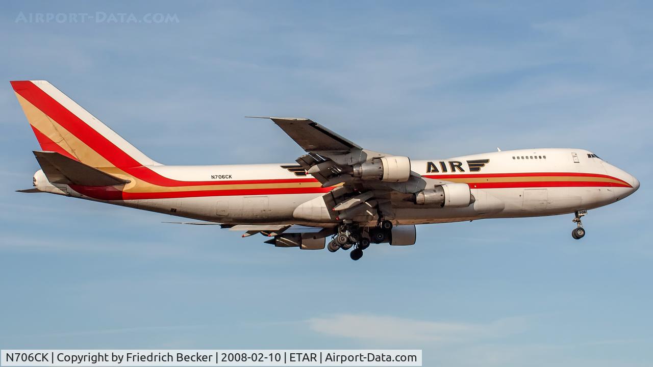 N706CK, 1979 Boeing 747-249F C/N 21827, on final RW08