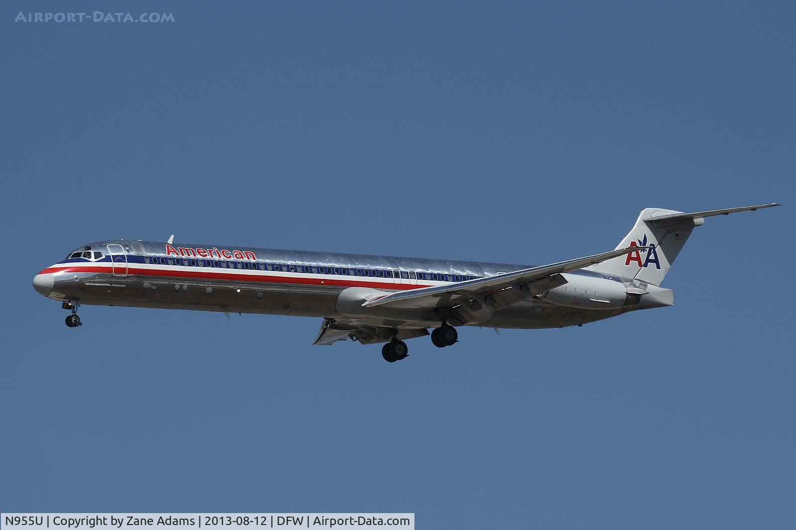 N955U, 1987 McDonnell Douglas MD-82 (DC-9-82) C/N 49427, Landing at DFW Airport