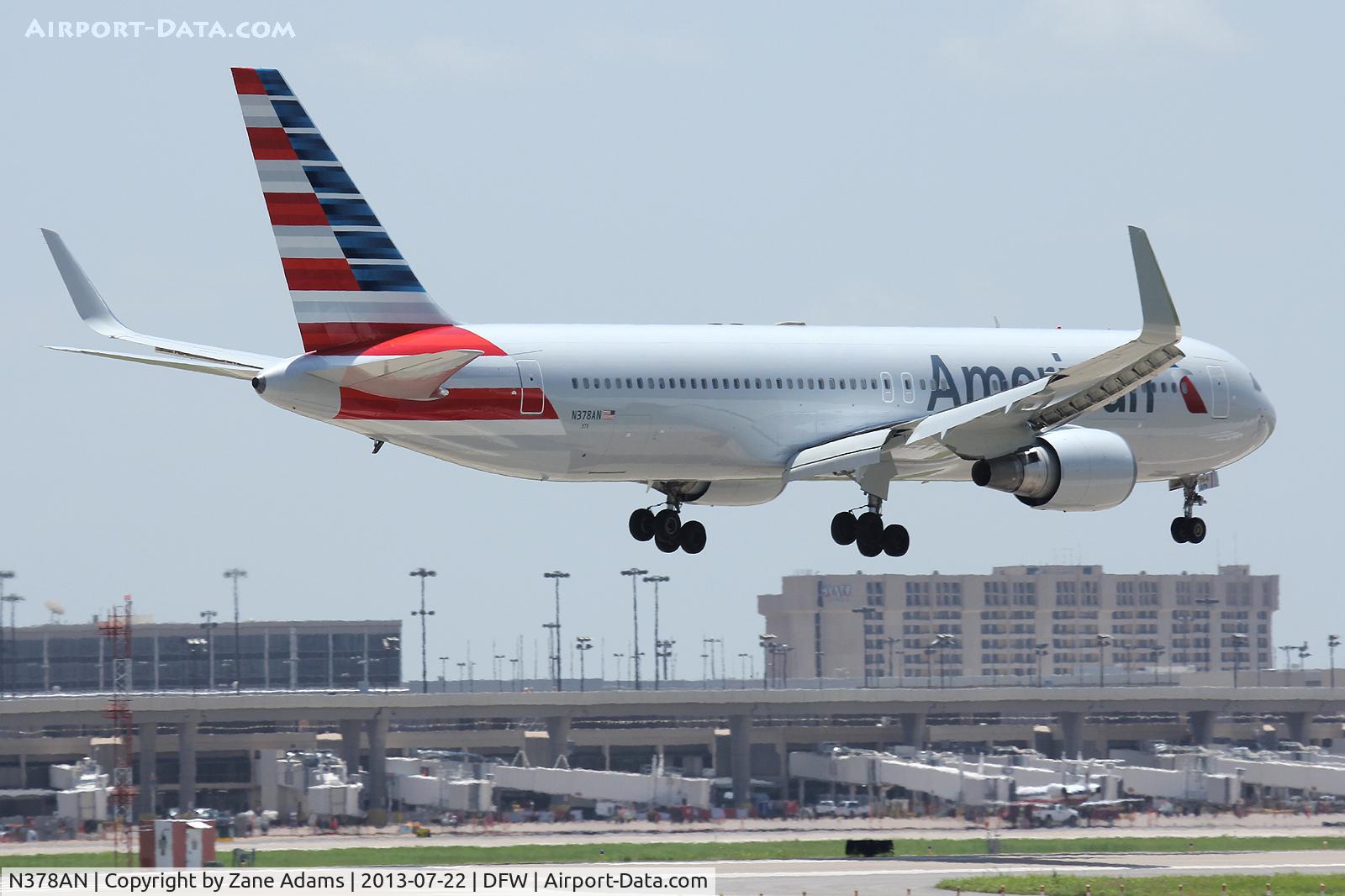 N378AN, 1992 Boeing 767-323/ER C/N 25447, Landing at DFW Airport