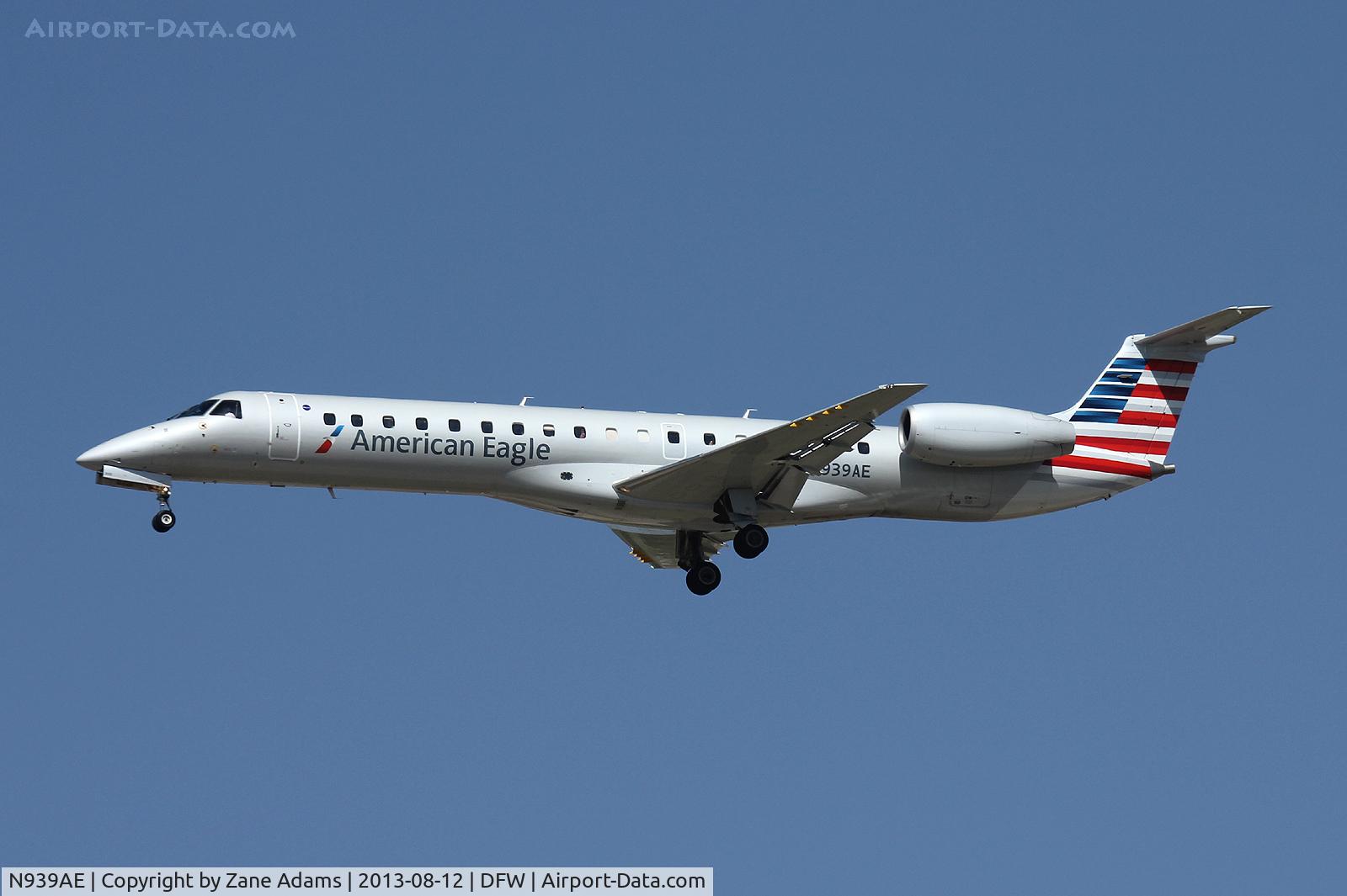N939AE, 2005 Embraer ERJ-145LR (EMB-145LR) C/N 14500923, Landing at DFW Airport