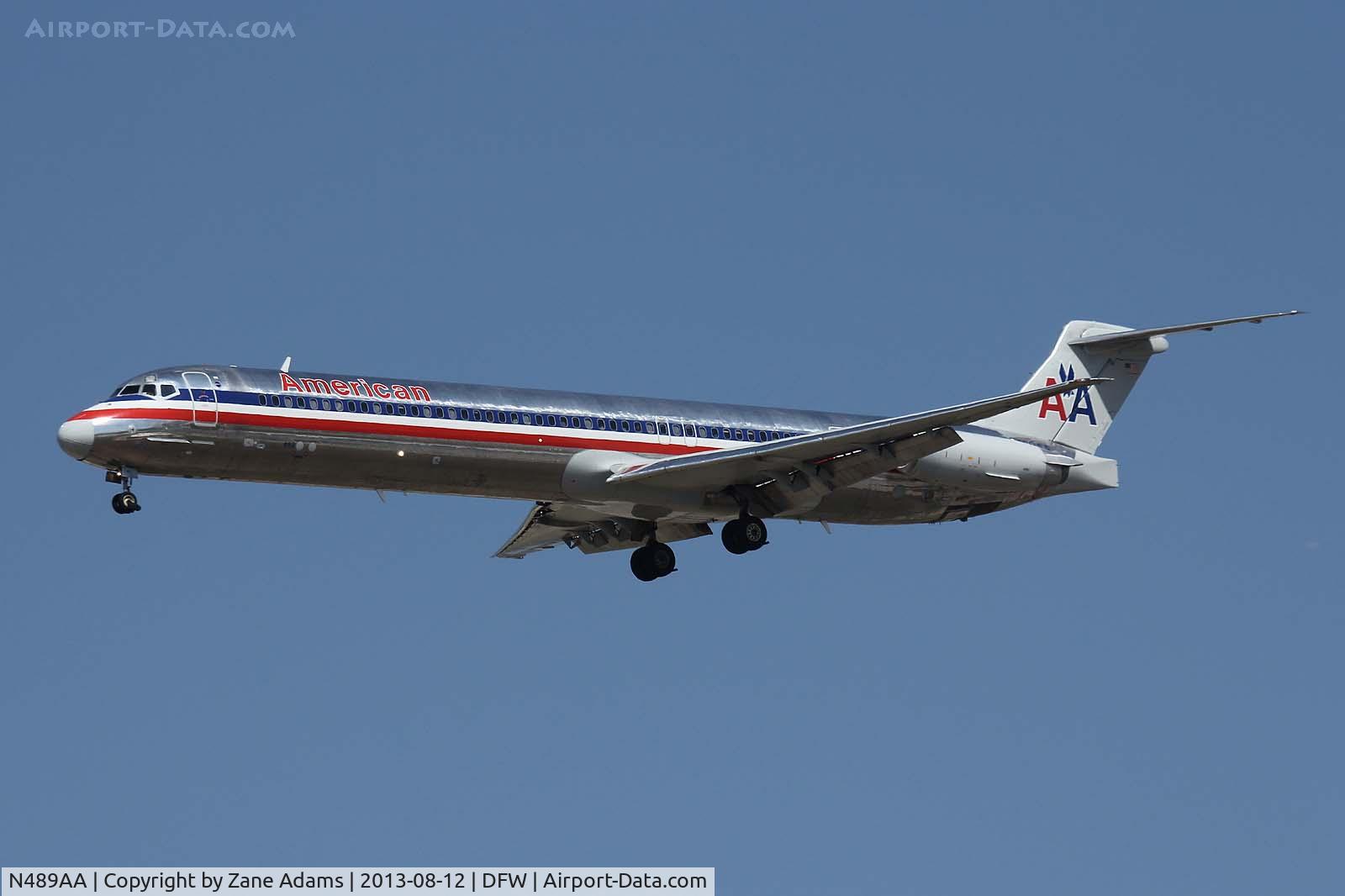 N489AA, 1989 McDonnell Douglas MD-82 (DC-9-82) C/N 49682, Landing at DFW Airport