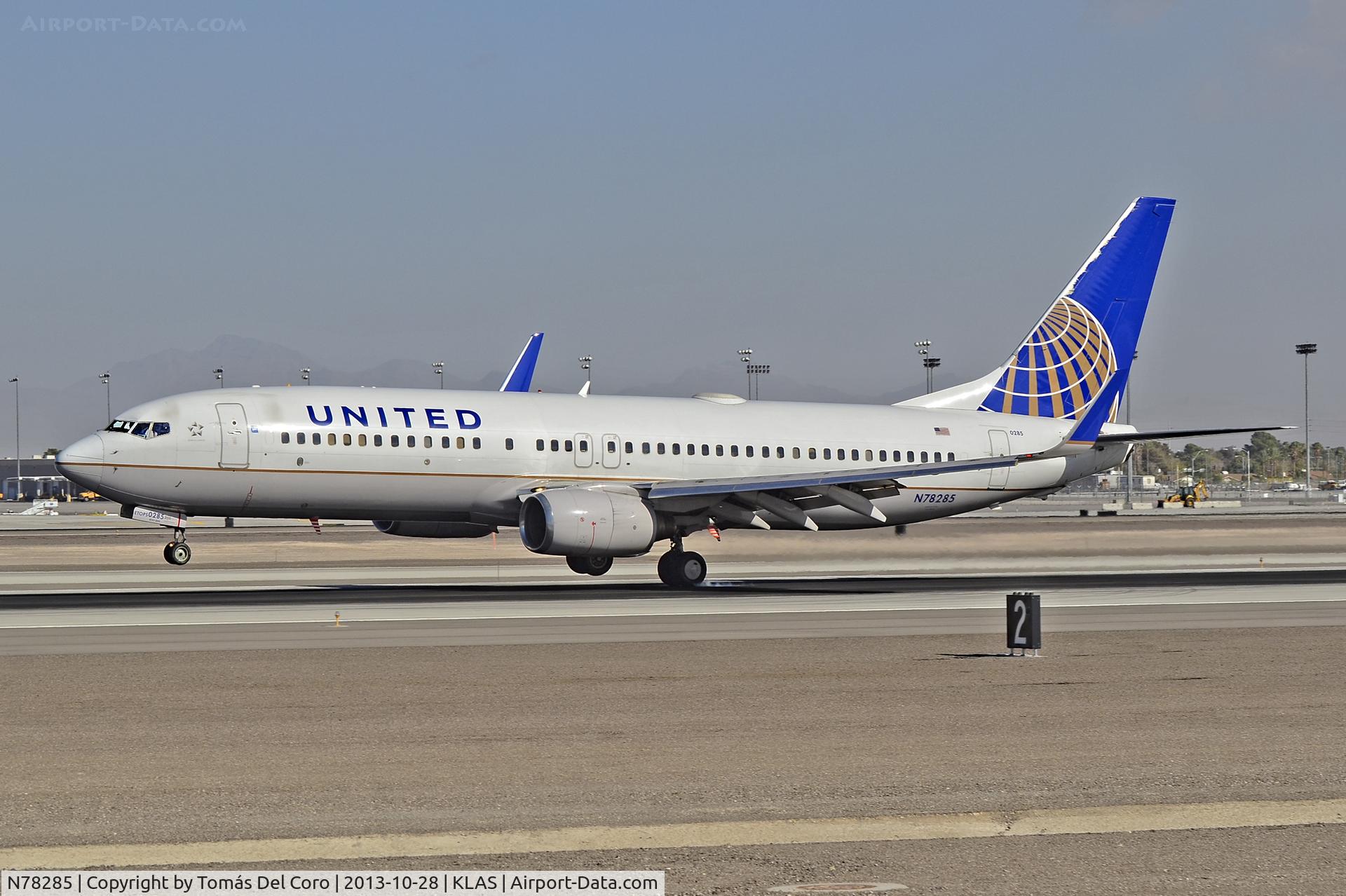 N78285, 2004 Boeing 737-824 C/N 33452, N78285 United Airlines 2004 Boeing   737-824 - cn 33452 / ln 1540

Las Vegas - McCarran International (LAS / KLAS)
USA - Nevada, October 28, 2013
Photo: Tomás Del Coro