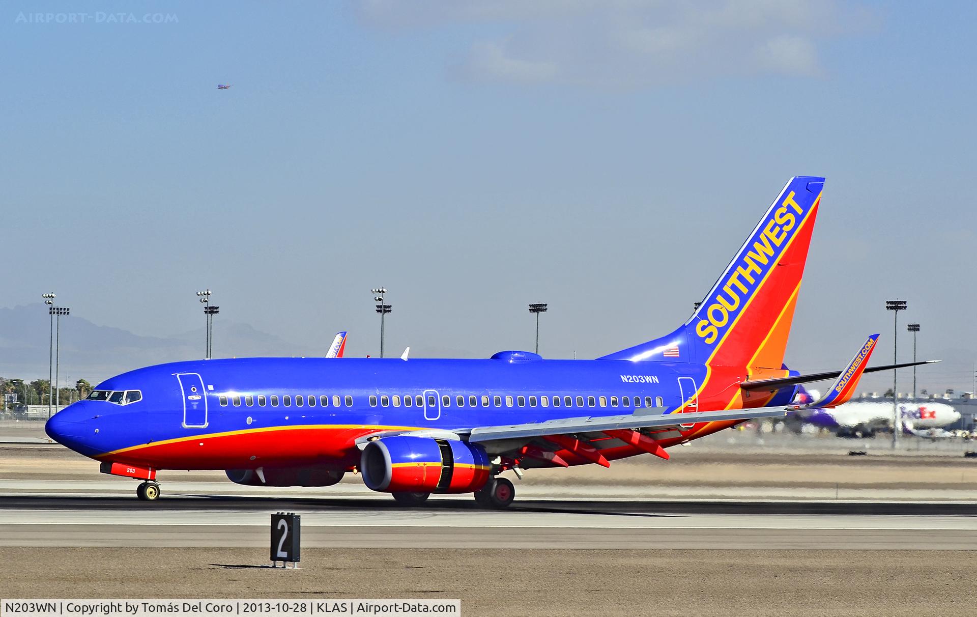 N203WN, 2005 Boeing 737-7H4 C/N 32483, N203WN Southwest Airlines   2005 Boeing 737-7H4 C/N 32483

Las Vegas - McCarran International (LAS / KLAS)
USA - Nevada, October 28, 2013
Photo: Tomás Del Coro
