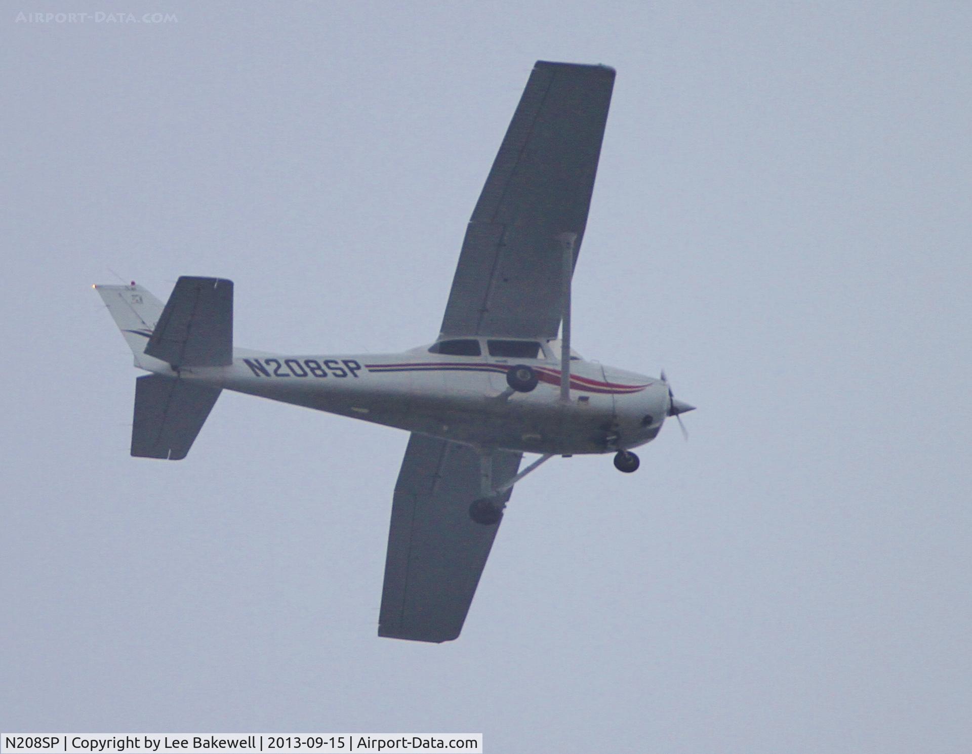 N208SP, 1999 Cessna 172S C/N 172S8208, While operating over Forest Lake, MN
