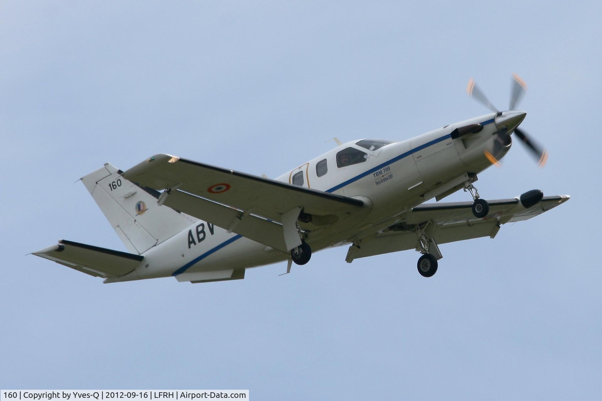 160, 2000 Socata TBM-700 C/N 160, Socata TBM 700, Lann-Bihoue Naval Air Base (LFRH-LRT)