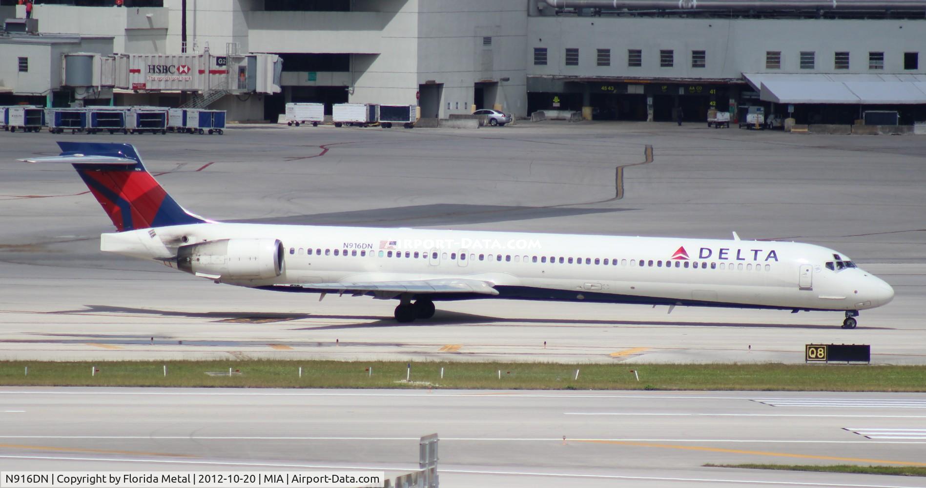 N916DN, 1996 McDonnell Douglas MD-90-30 C/N 53396, Delta MD-90