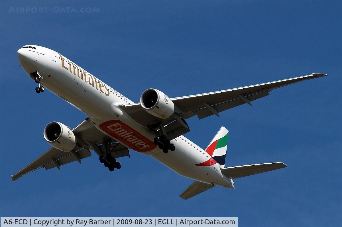A6-ECD, 2007 Boeing 777-36N/ER C/N 32795, Boeing 777-36NER [32795] (Emirates Airline) Home~G 23/08/2009. On approach 27R.