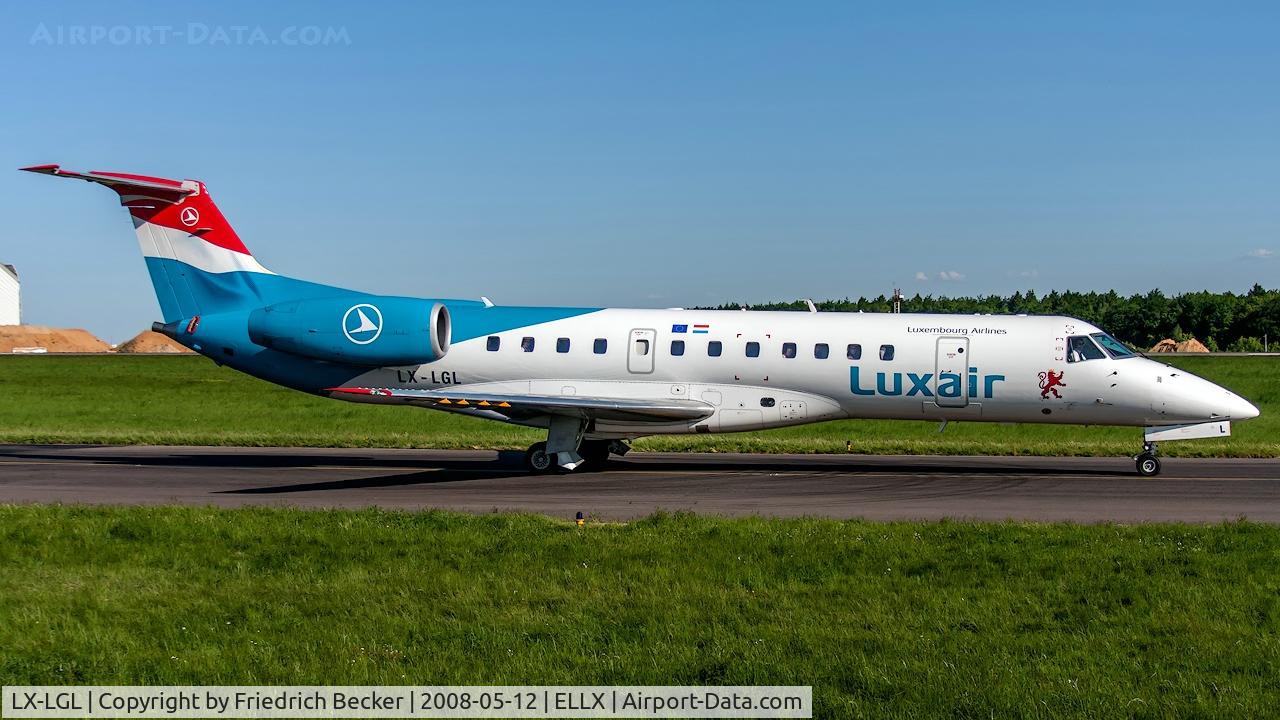 LX-LGL, 2005 Embraer ERJ-135LR (EMB-135LR) C/N 14500893, taxying to the active