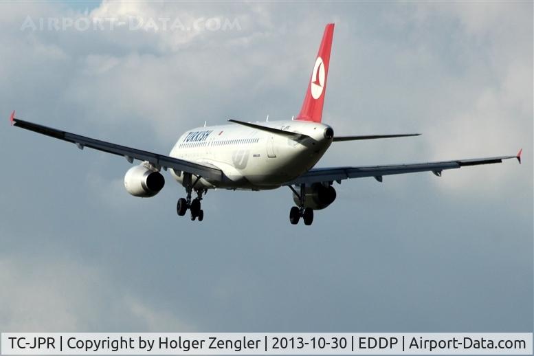 TC-JPR, 2008 Airbus A320-232 C/N 3654, On very final for rwy 26L....