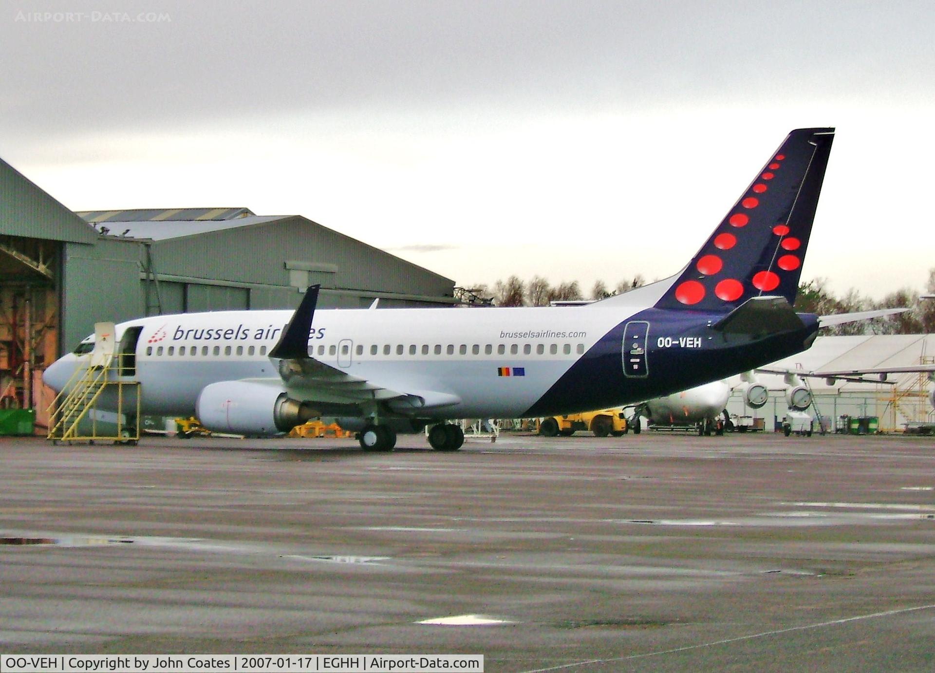 OO-VEH, 1998 Boeing 737-36N C/N 28571, Awaiting delivery after respray