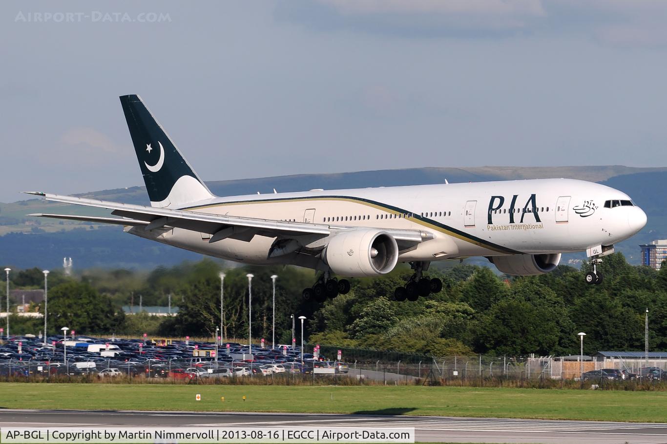 AP-BGL, 2004 Boeing 777-240/ER C/N 33777, PIA