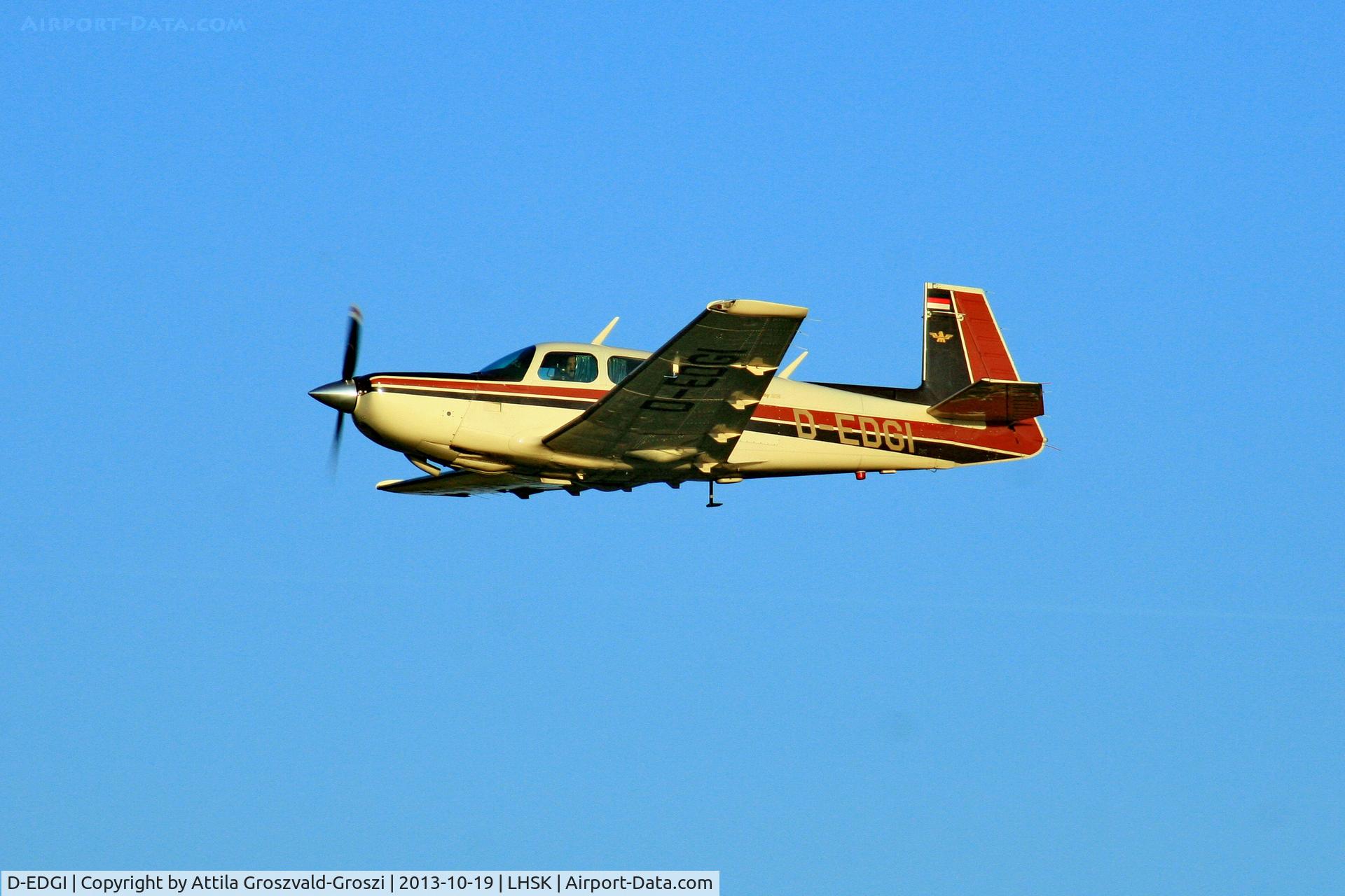 D-EDGI, 1979 Mooney M20K C/N 250193, Siofok-Kiliti Airport