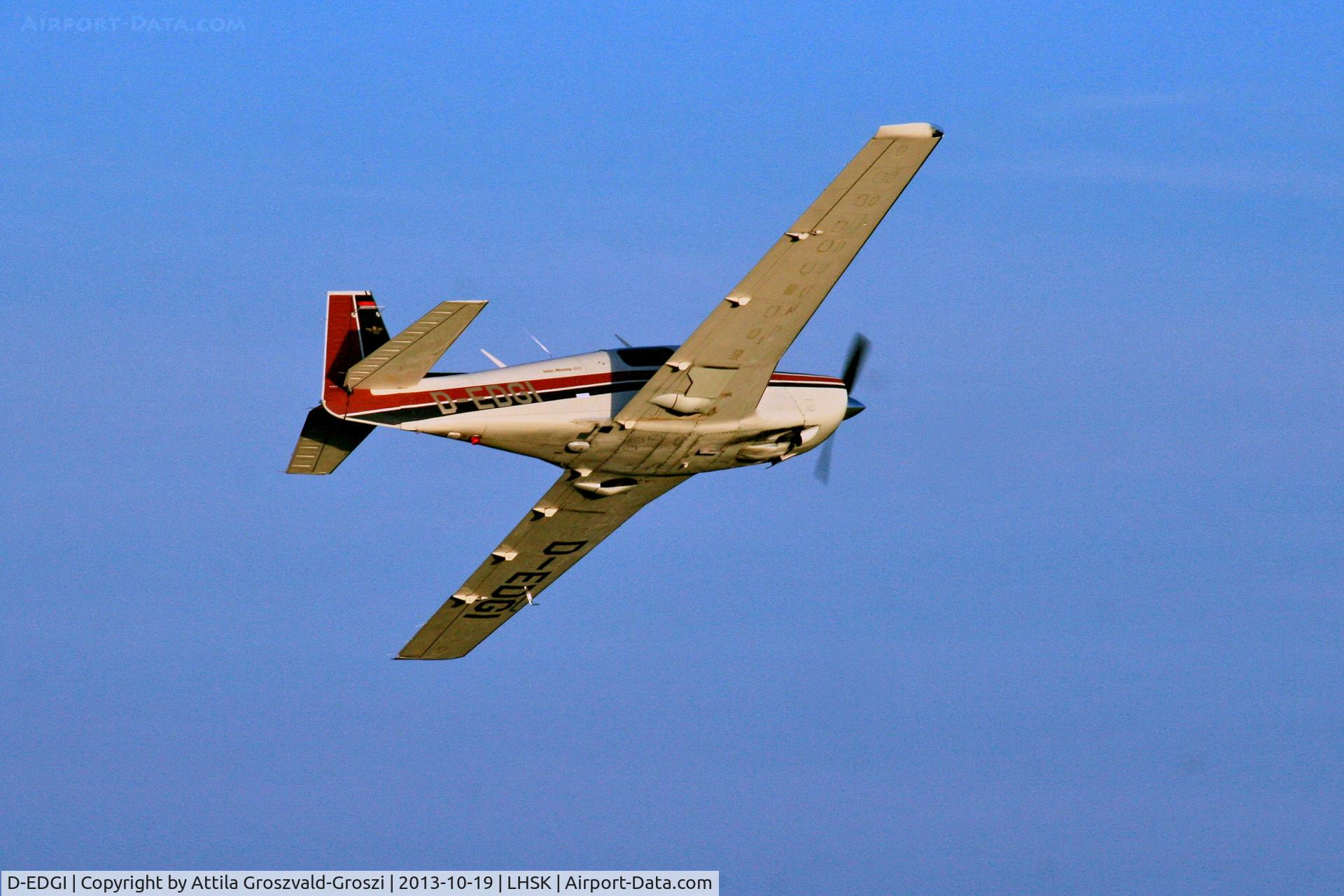 D-EDGI, 1979 Mooney M20K C/N 250193, Siofok-Kiliti Airport