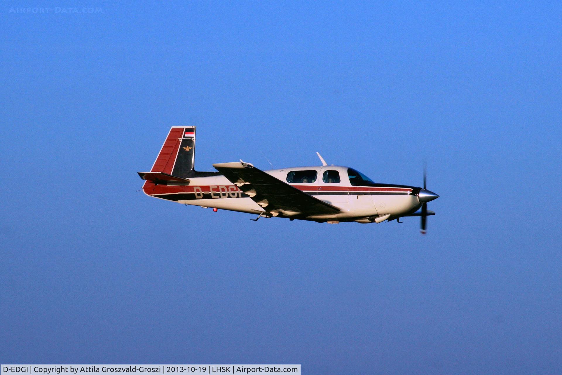 D-EDGI, 1979 Mooney M20K C/N 250193, Siofok-Kiliti Airport