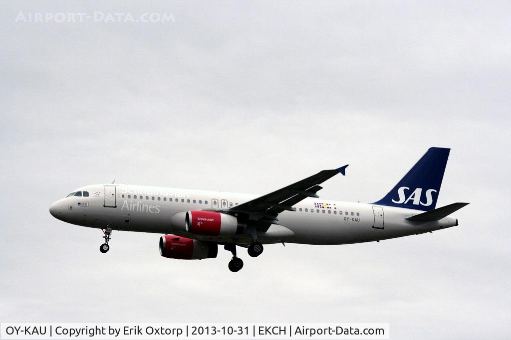 OY-KAU, 2007 Airbus A320-232 C/N 3227, OY-KAU about to land on rw 22L