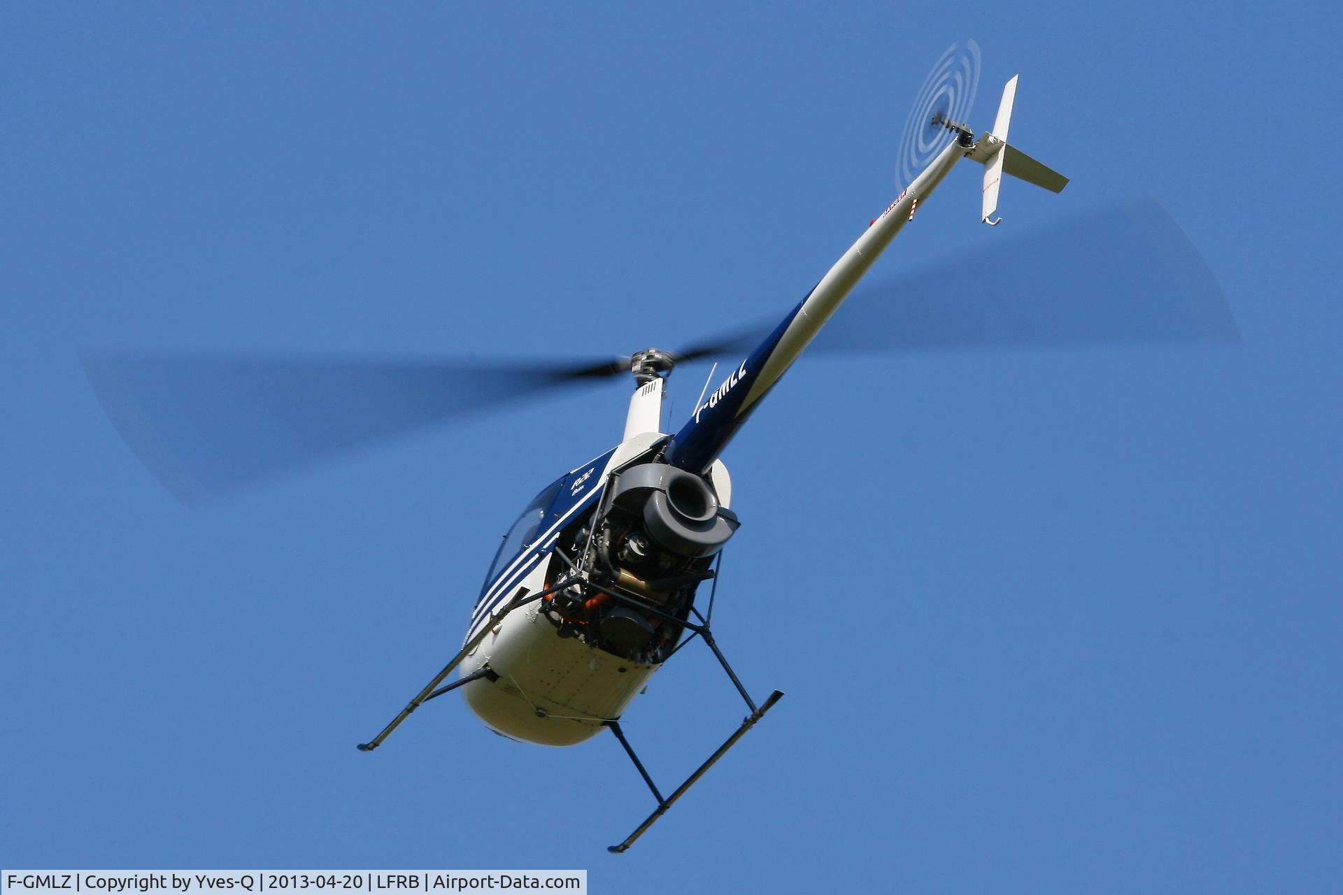 F-GMLZ, 1986 Robinson R22 Beta C/N 0565, Robinson Helicopter R 22 BETA, short approch of Brest-Bretagne Airport (LFRB-BES)