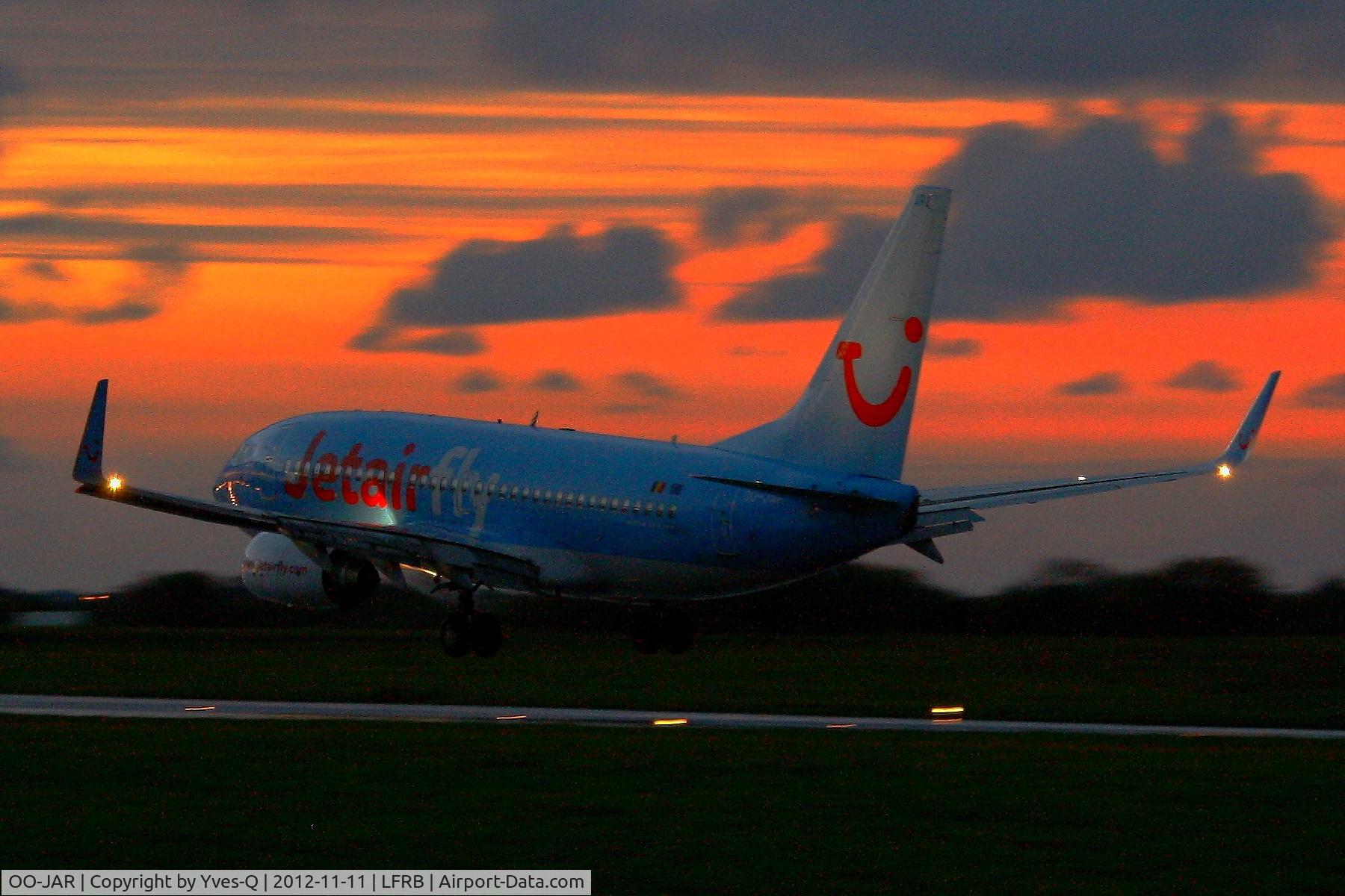 OO-JAR, 2009 Boeing 737-7K5 C/N 35150, Boeing 737-7K5, Landing in twilight, Brest-Bretagne Airport (LFRB-BES)