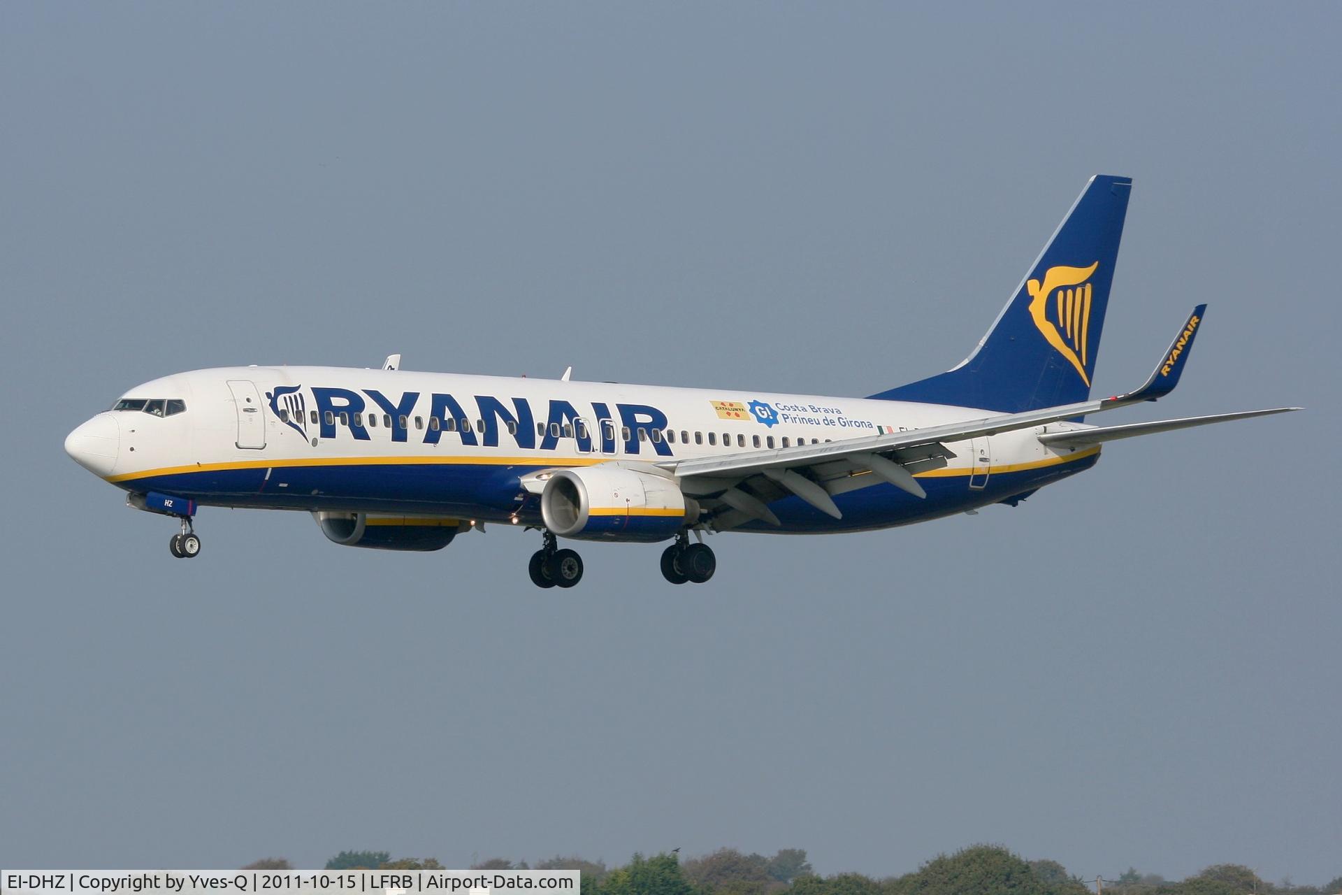 EI-DHZ, 2005 Boeing 737-8AS C/N 33583, Boeing 737-8AS, Short approach Rwy 25L, Brest-Bretagne Airport (LFRB-BES)