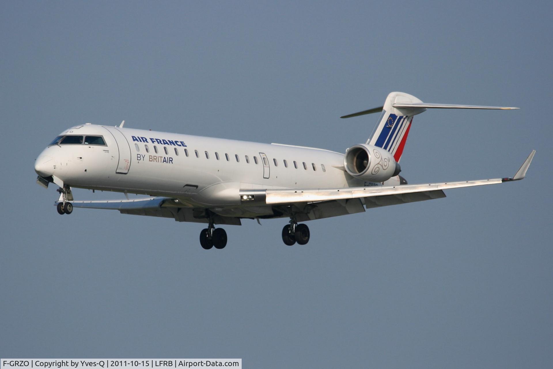 F-GRZO, 2007 Canadair CRJ-700 (CL-600-2C10) Regional Jet C/N 10265, Canadair Regional Jet CRJ-700, Short Approach Rwy 25L, Brest-Bretagne Airport (LFRB-BES)