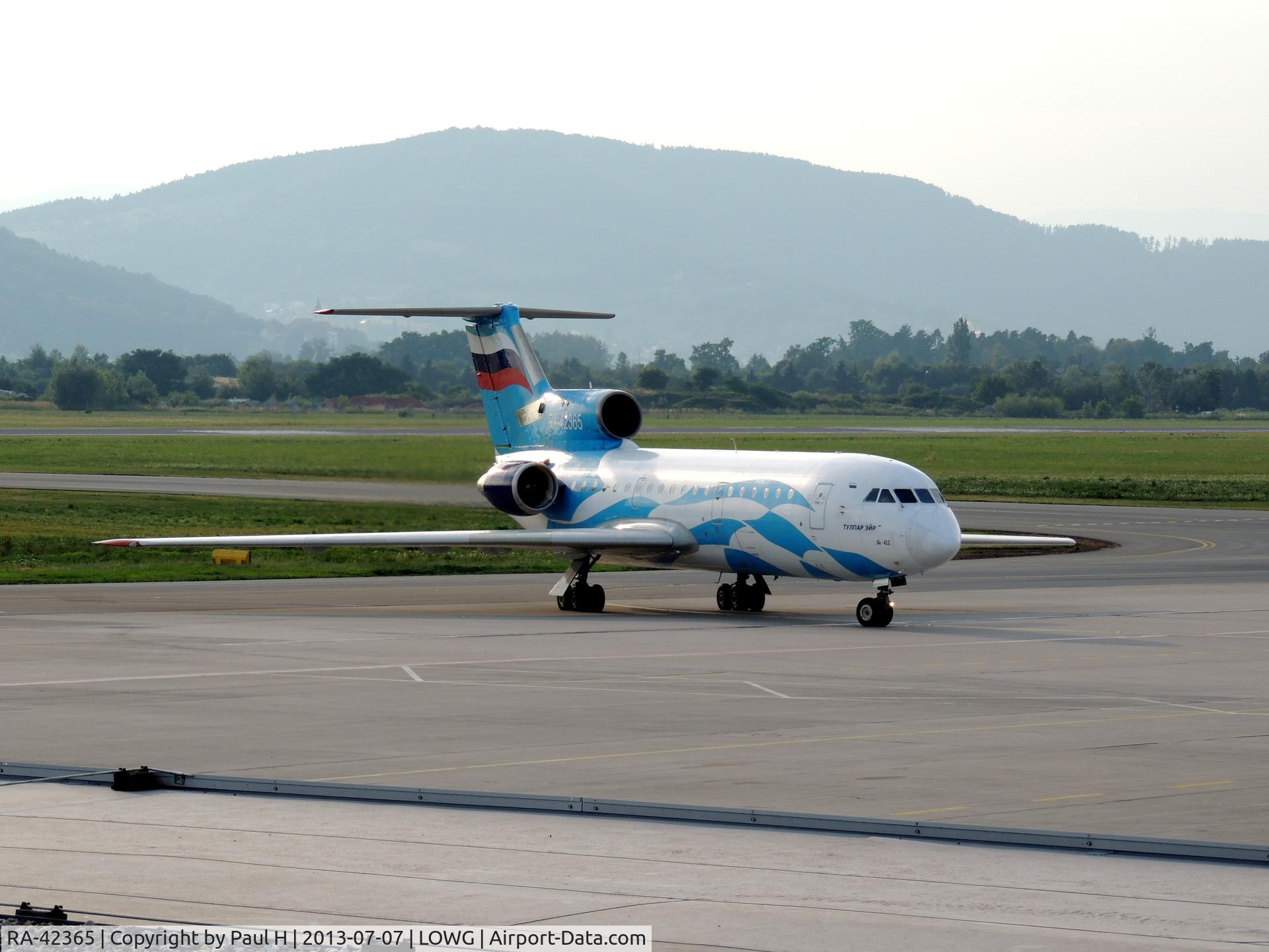 RA-42365, 1989 Yakovlev Yak-42D C/N 4520424811447, With Handballplayers on board