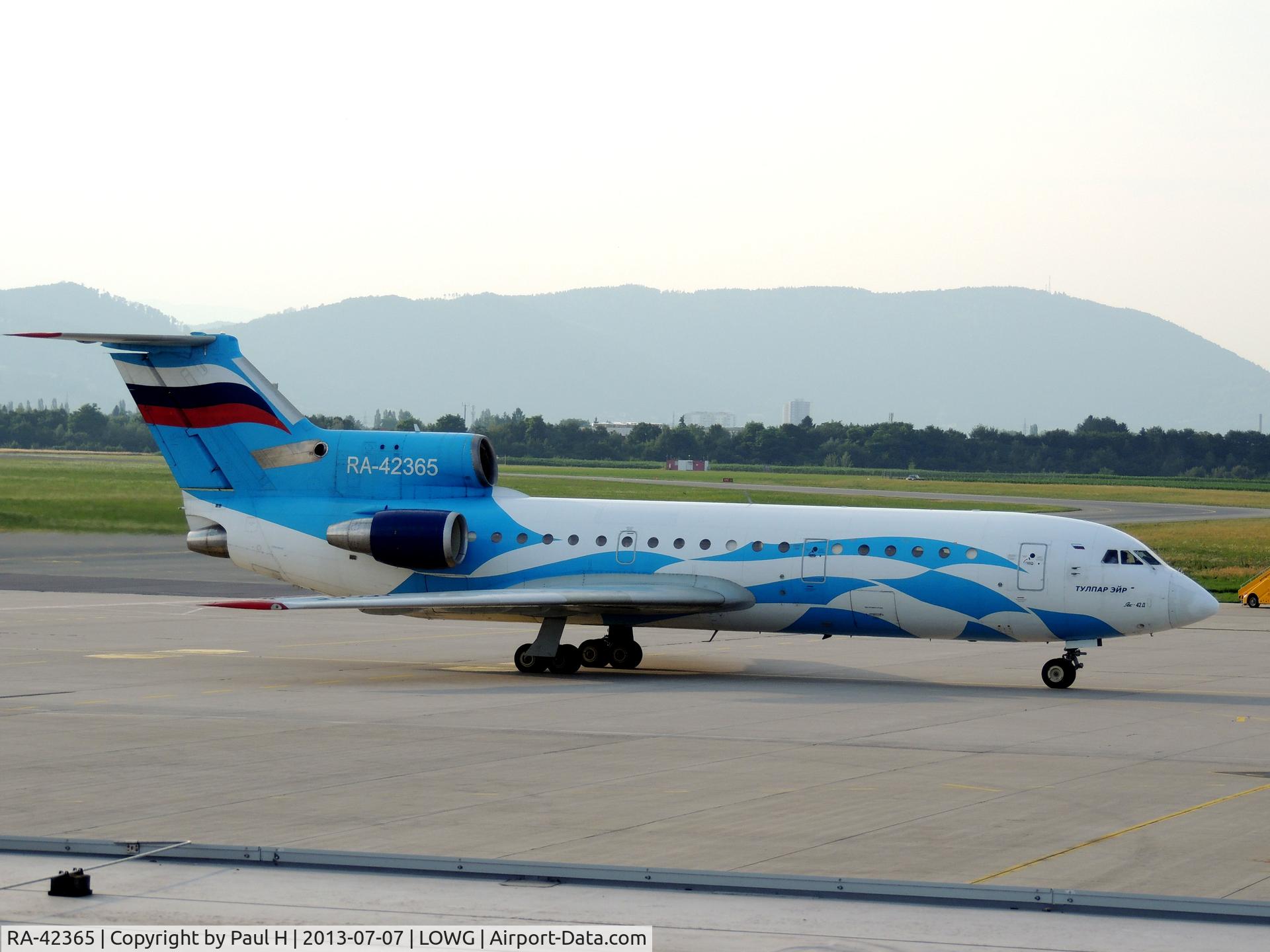 RA-42365, 1989 Yakovlev Yak-42D C/N 4520424811447, With a Handballplayer team on board