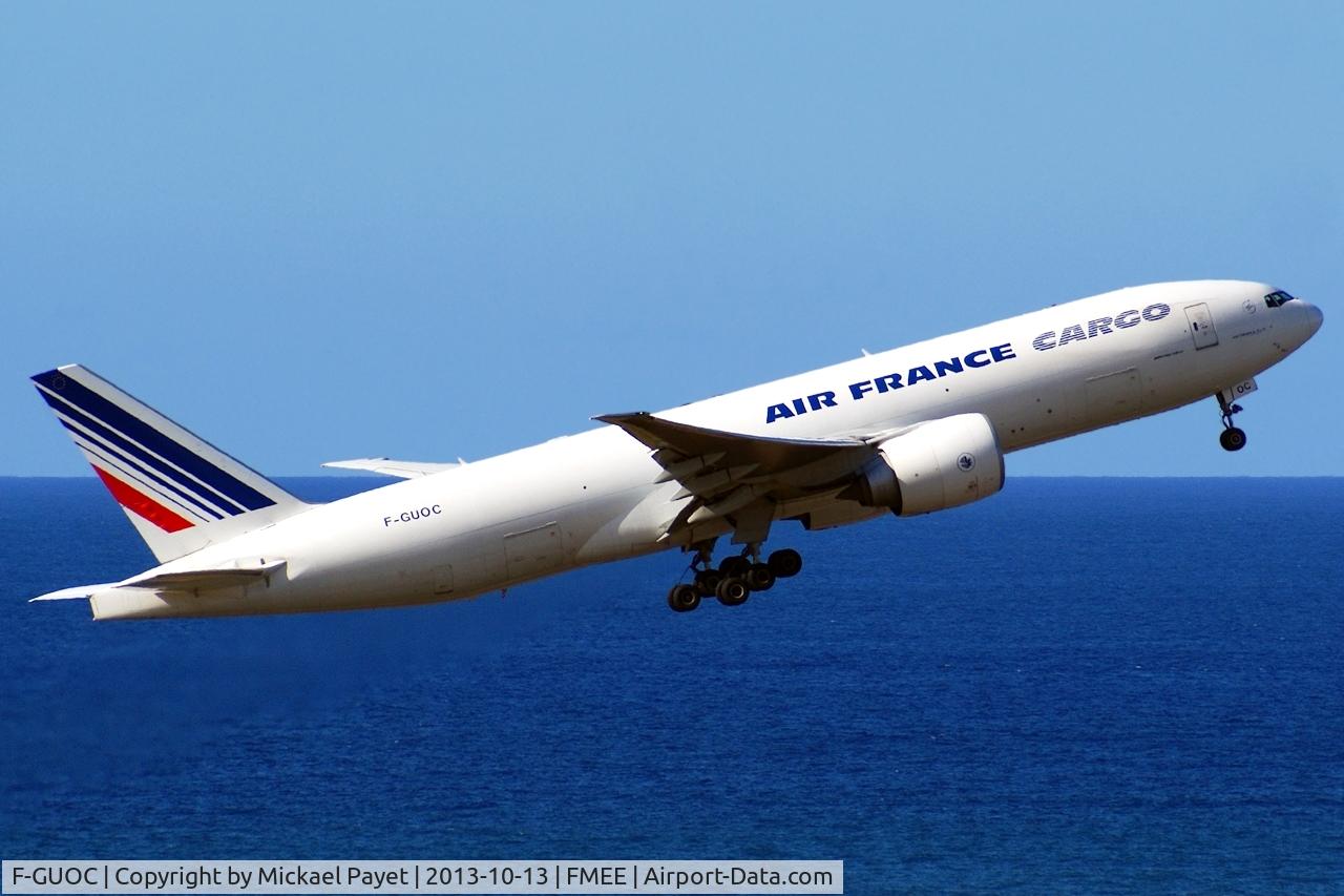 F-GUOC, 2009 Boeing 777-F28 C/N 32966, Taking off from rwy 12