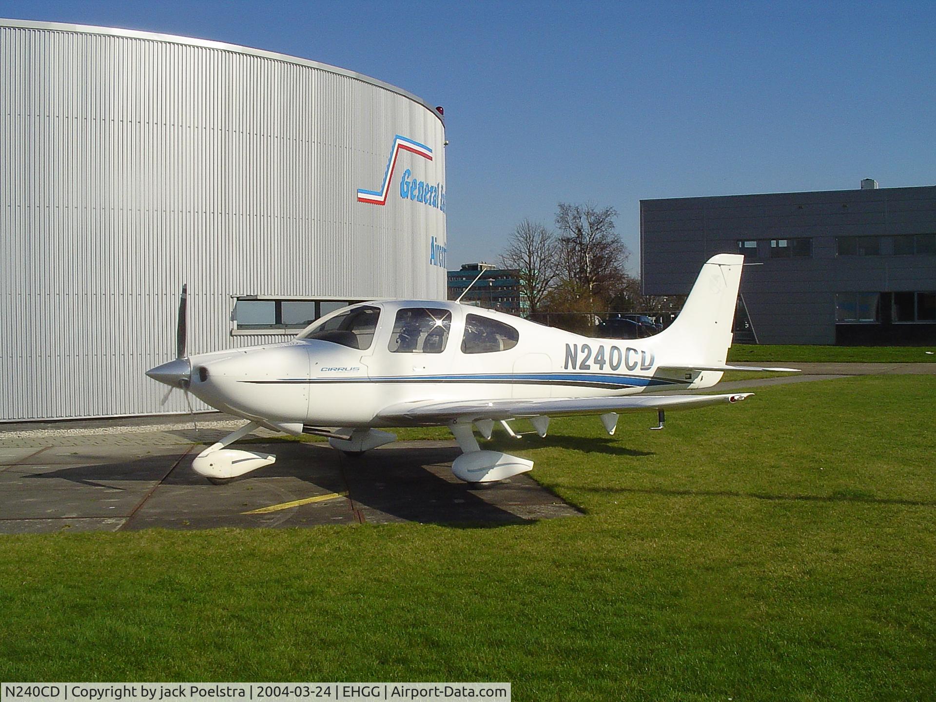 N240CD, 2001 Cirrus SR20 C/N 1136, Cirrus SR20 General Enterprise Groningen airport