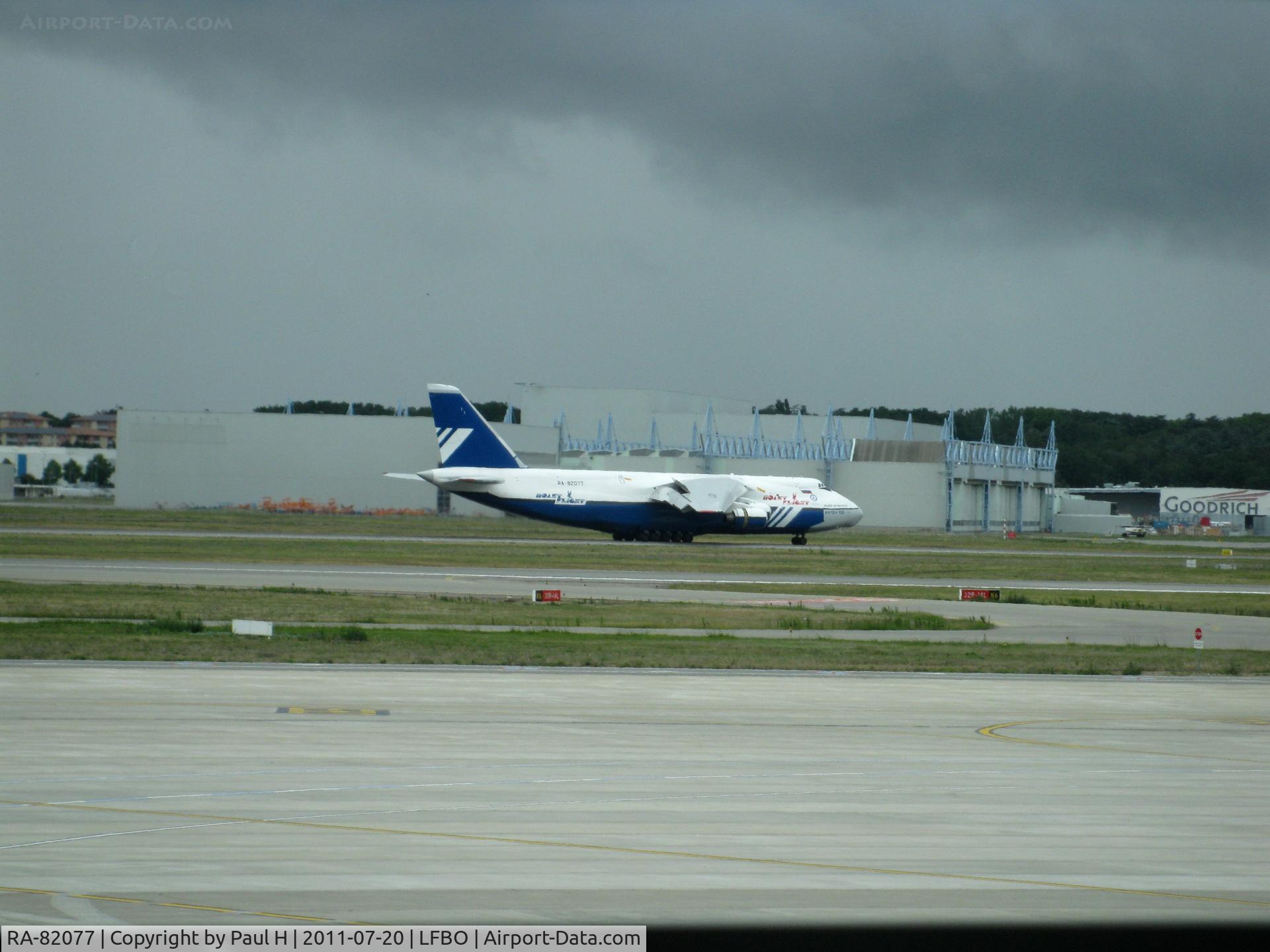 RA-82077, 1995 Antonov An-124-100 Ruslan C/N 9773054459151/0709, Antonov An-124-100 at Toulouse Blagnac
