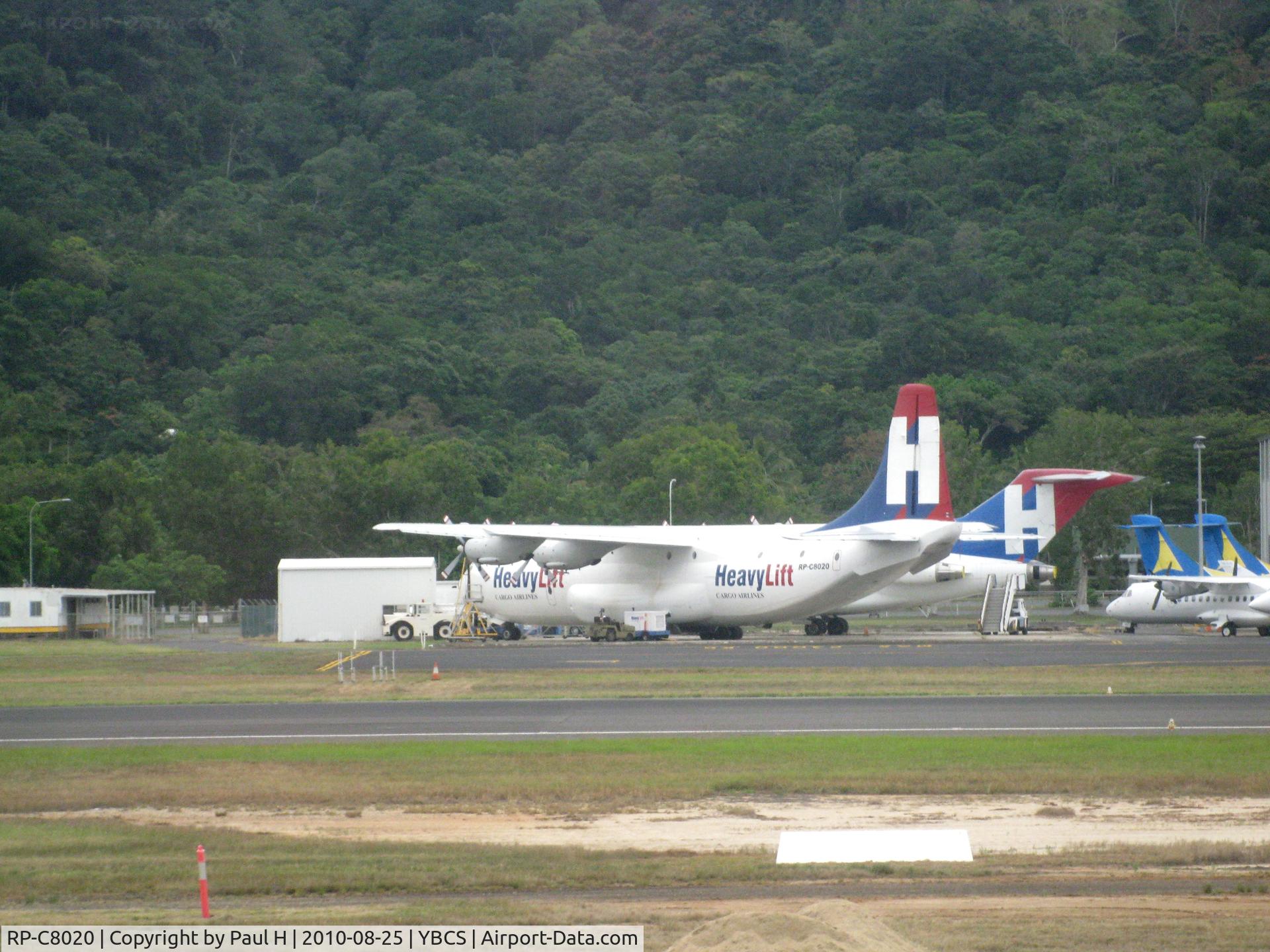 RP-C8020, 1964 Short SC-5 Belfast C1 C/N SH.1819, Heavy Lift loading at Cairns airport