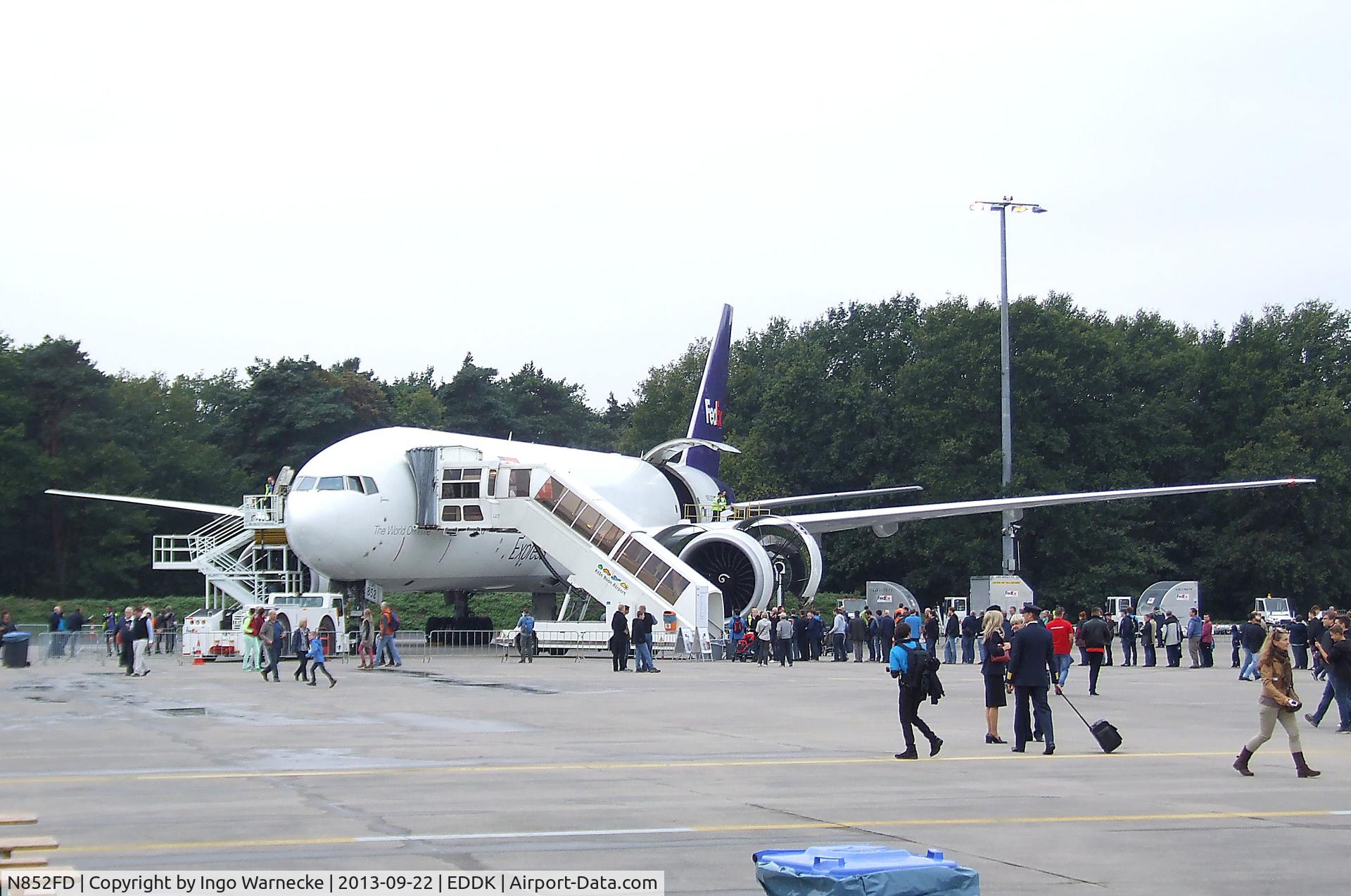 N852FD, 2010 Boeing 777-FS2 C/N 37723, Boeing 777-FS2 Freighter of FedEx at the DLR 2013 air and space day on the side of Cologne airport