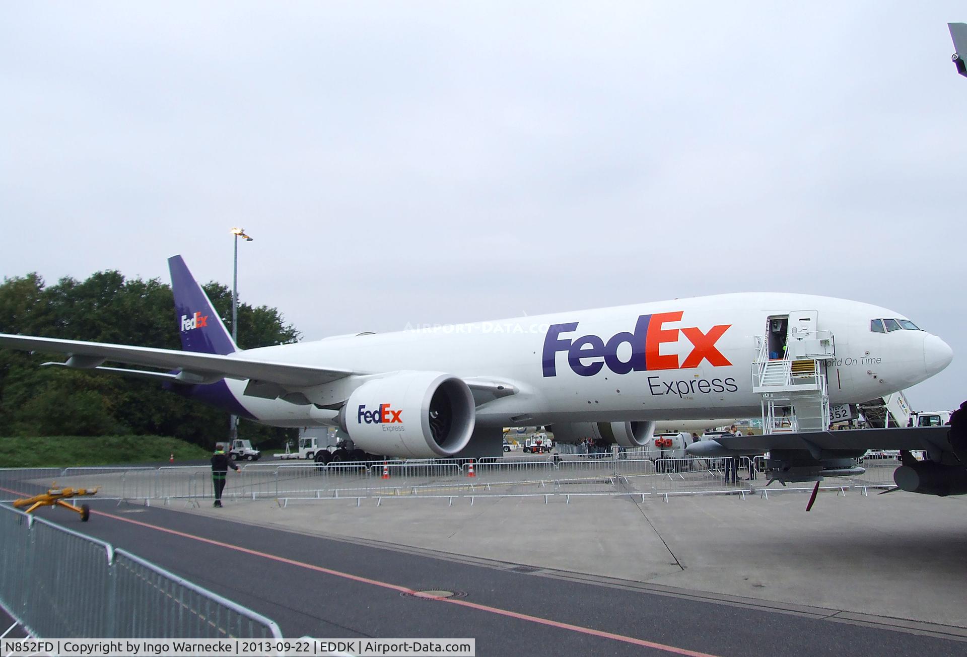 N852FD, 2010 Boeing 777-FS2 C/N 37723, Boeing 777-FS2 Freighter of FedEx at the DLR 2013 air and space day on the side of Cologne airport