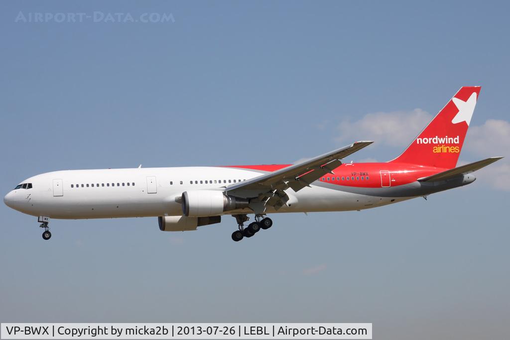 VP-BWX, 1996 Boeing 767-306/ER C/N 27960, Landing